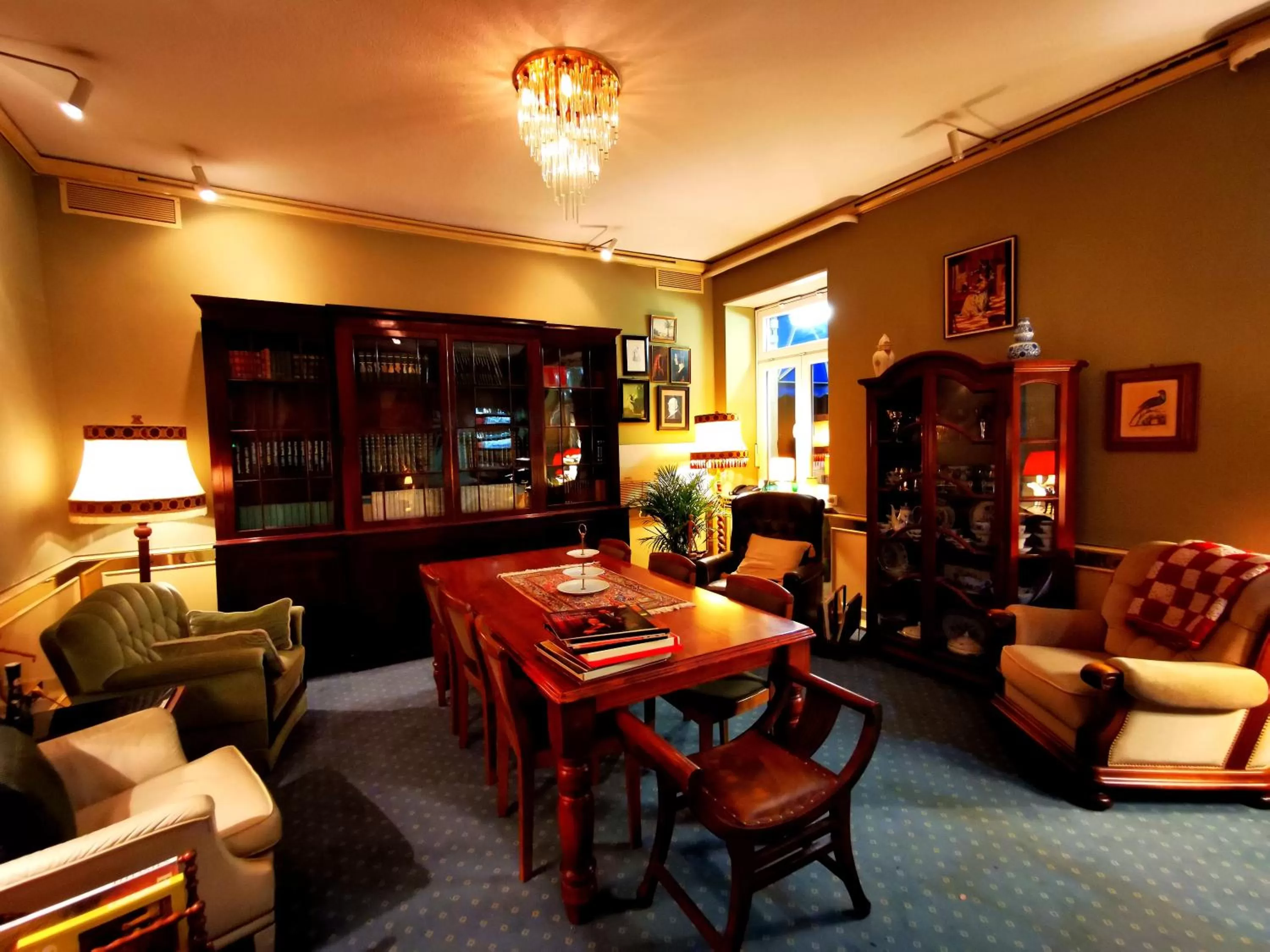 Staff in Tante ALMA's Mannheimer Hotel