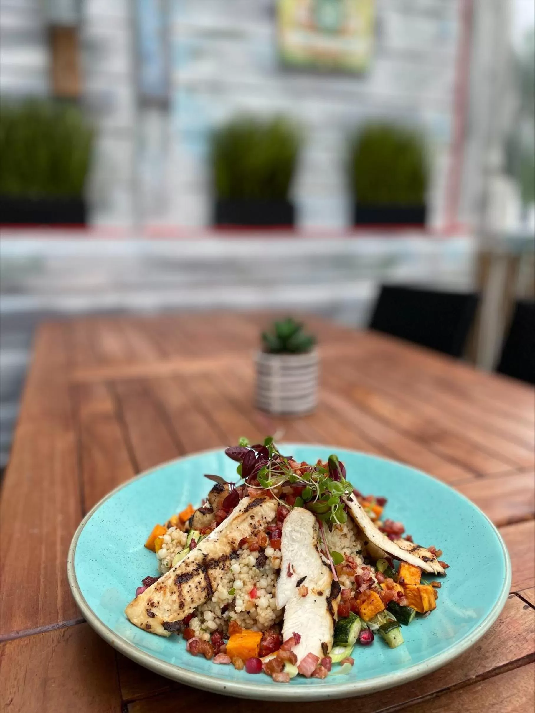 Food and drinks in Molesworth Arms