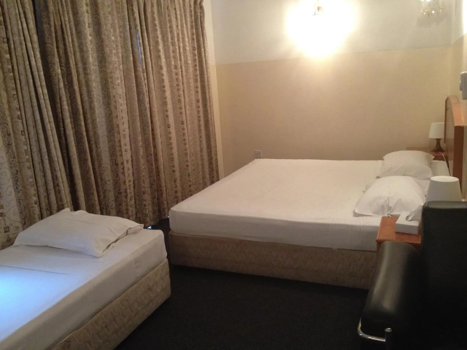 Photo of the whole room in Queens Hotel Next Sabkha Bus Station