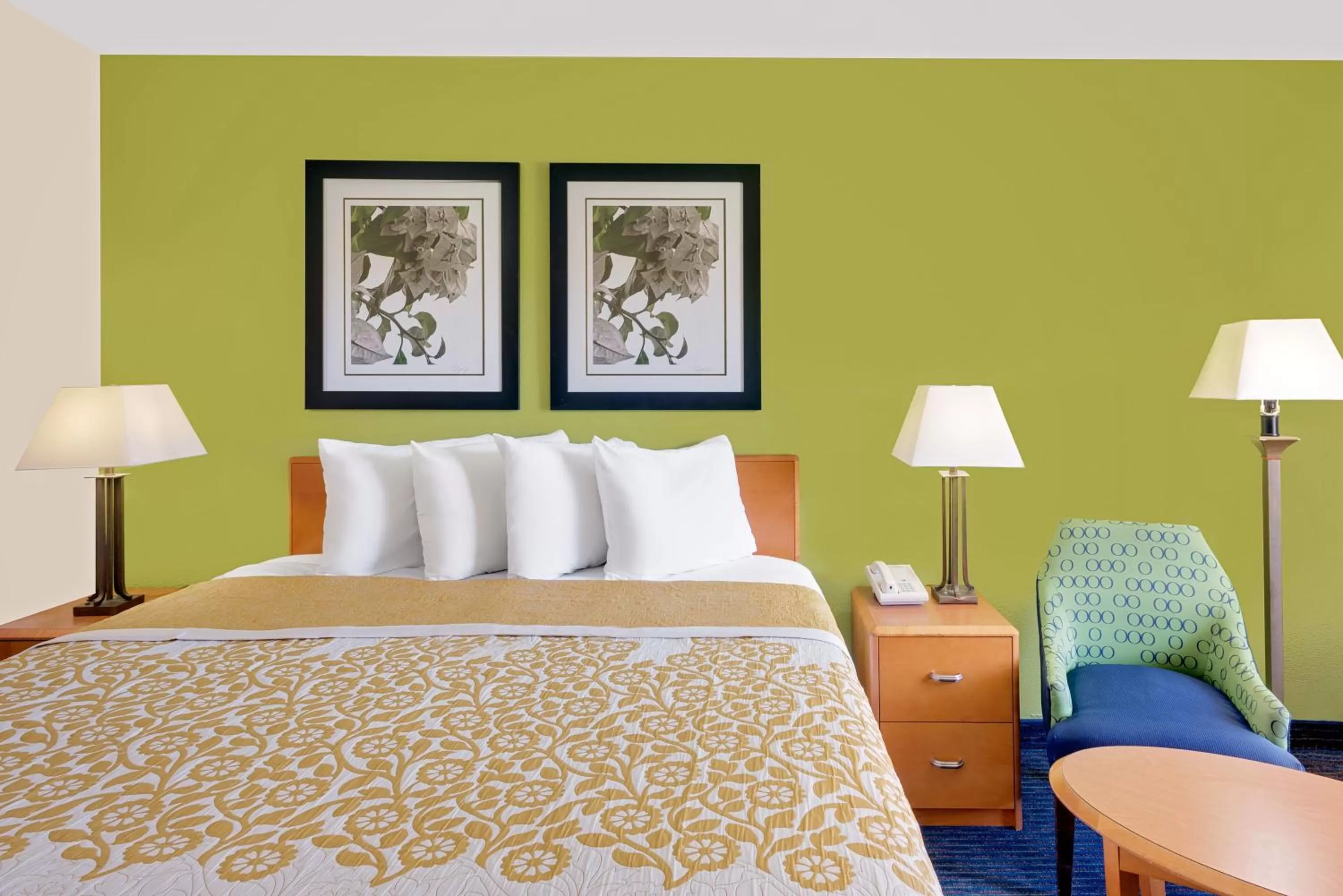 Bedroom, Bed in Days Inn by Wyndham Easton