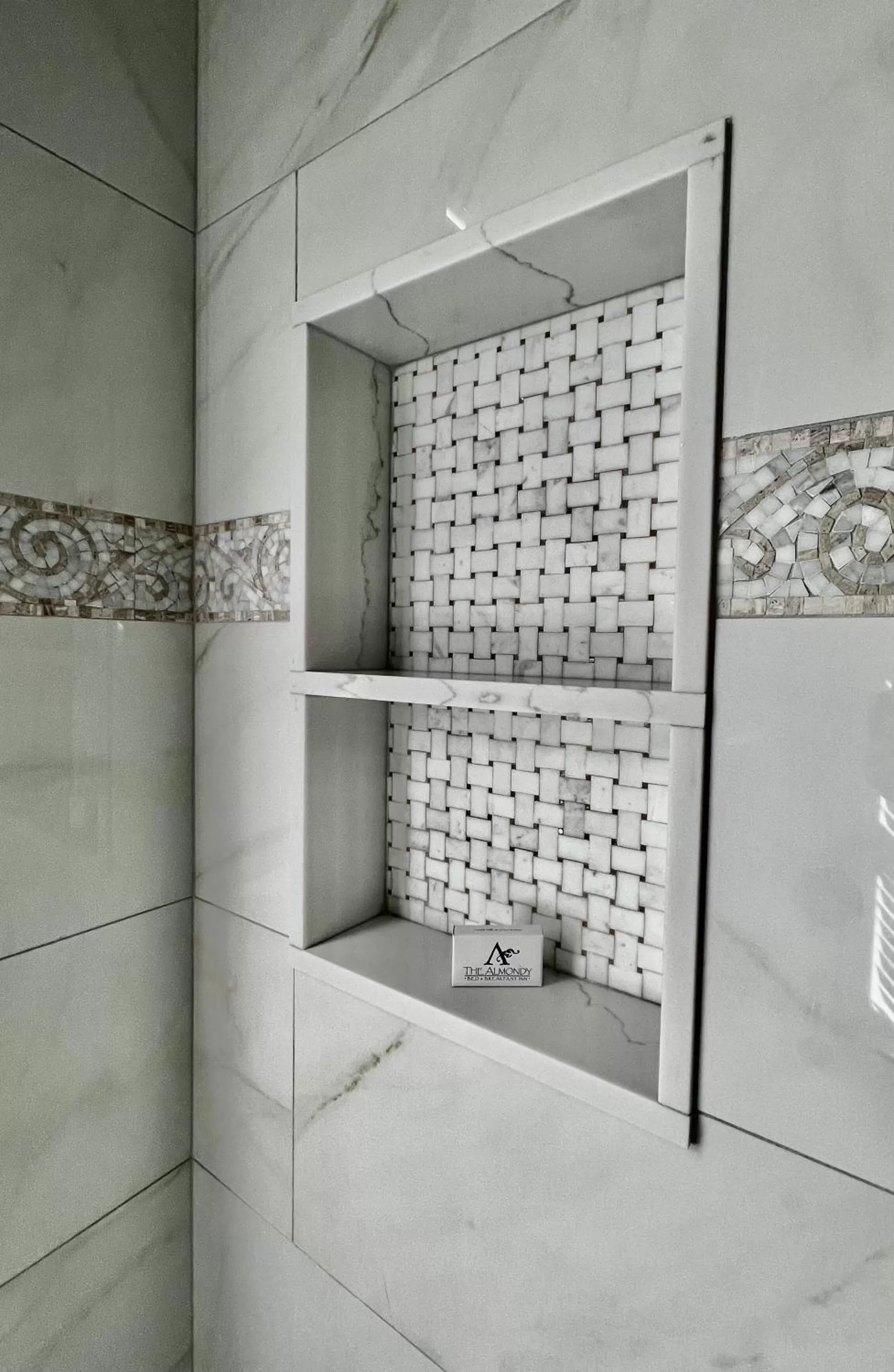 Bathroom in Almondy Inn Bed & Breakfast