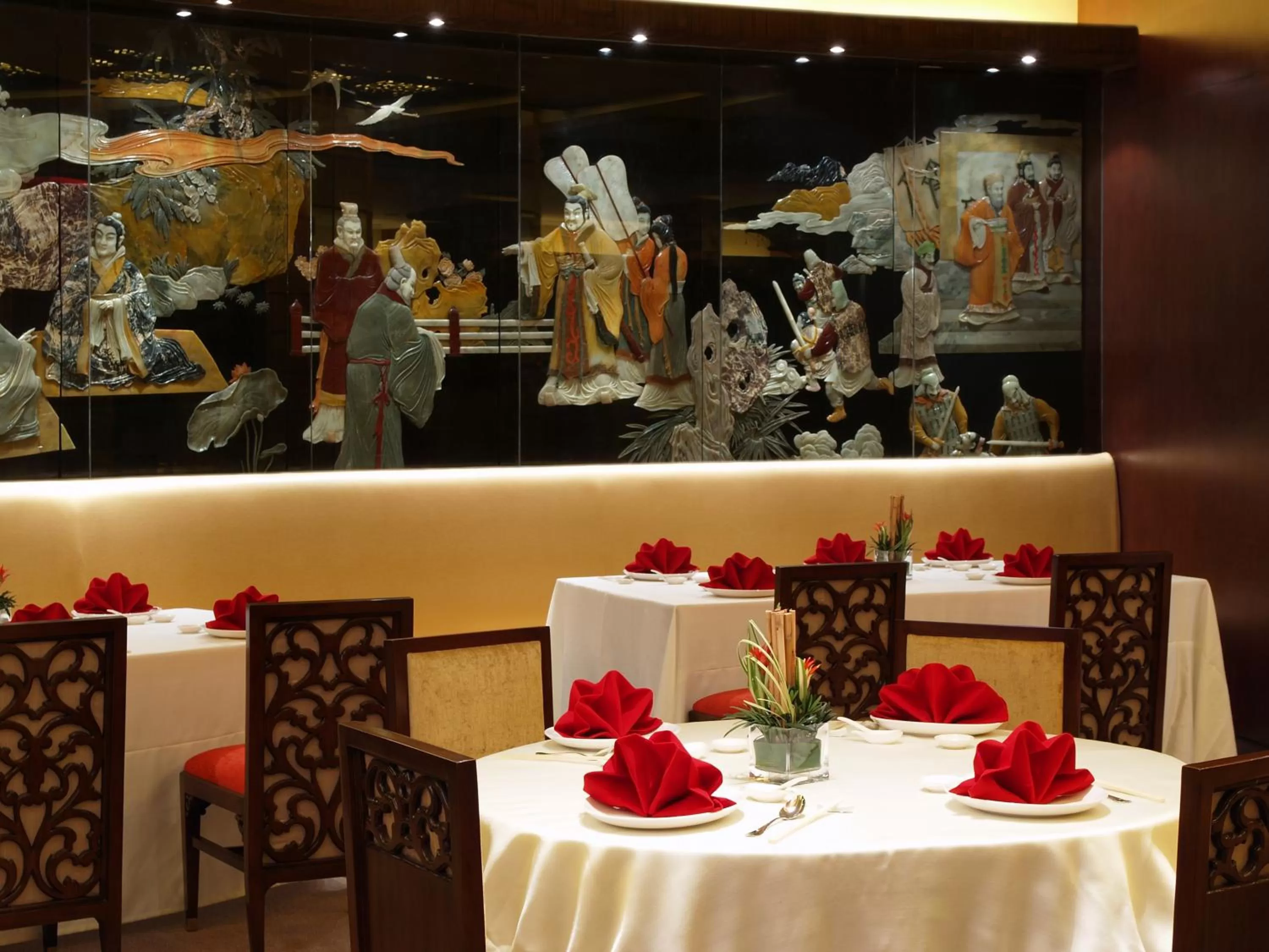 Restaurant/places to eat in The Manila Hotel