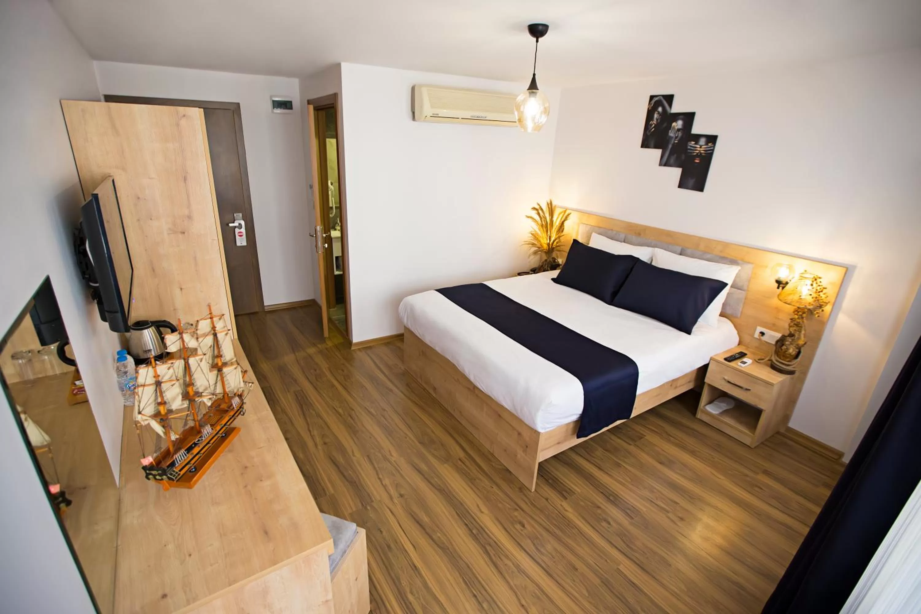 Bed in Golden Street Hotel