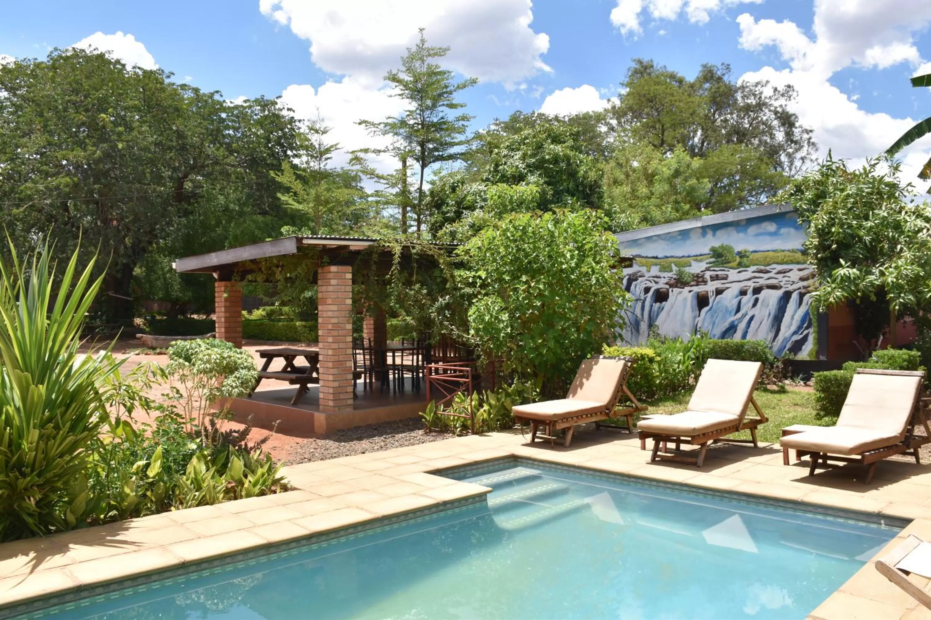 Swimming pool in Tabonina Bis