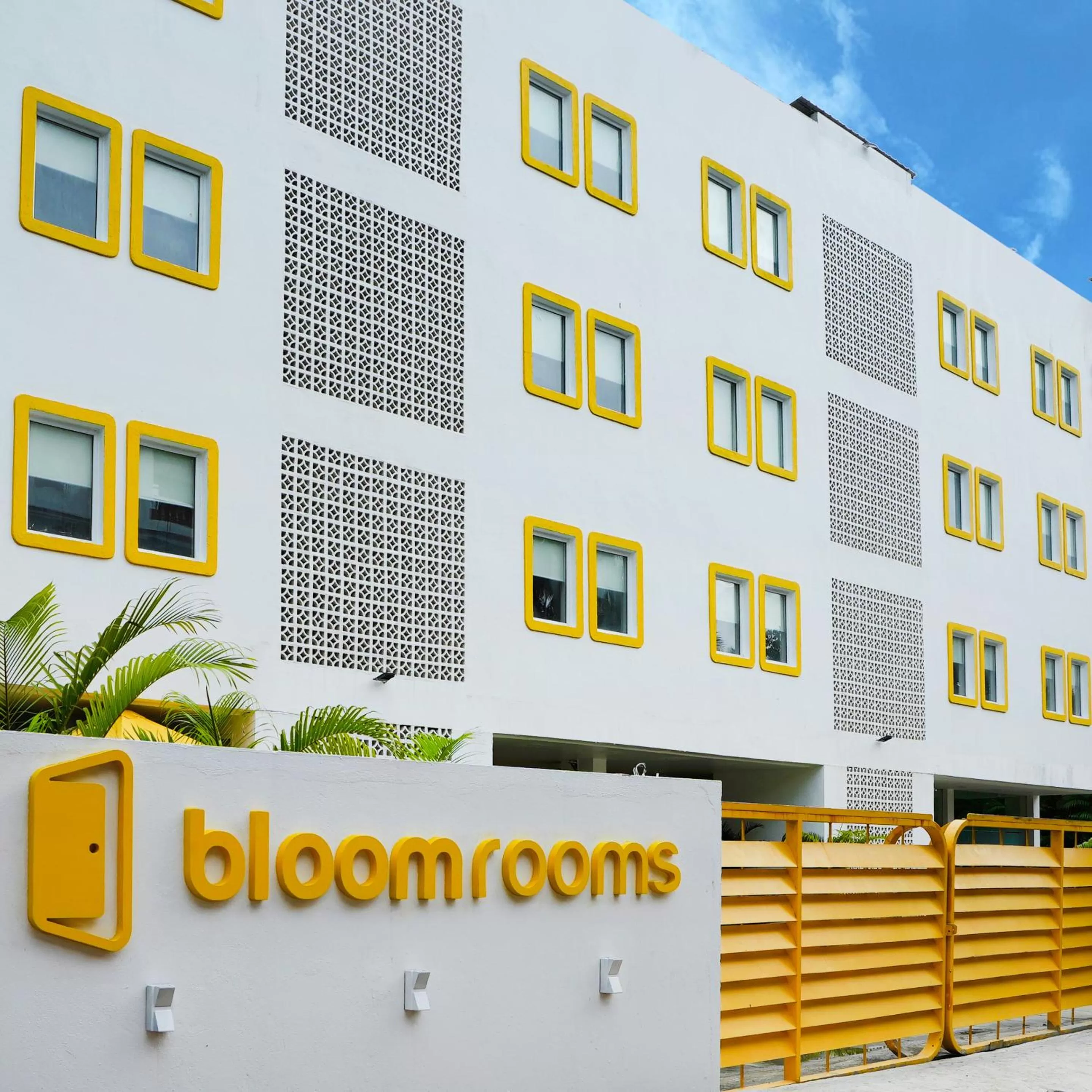 Facade/entrance, Property Building in Bloomrooms Calangute