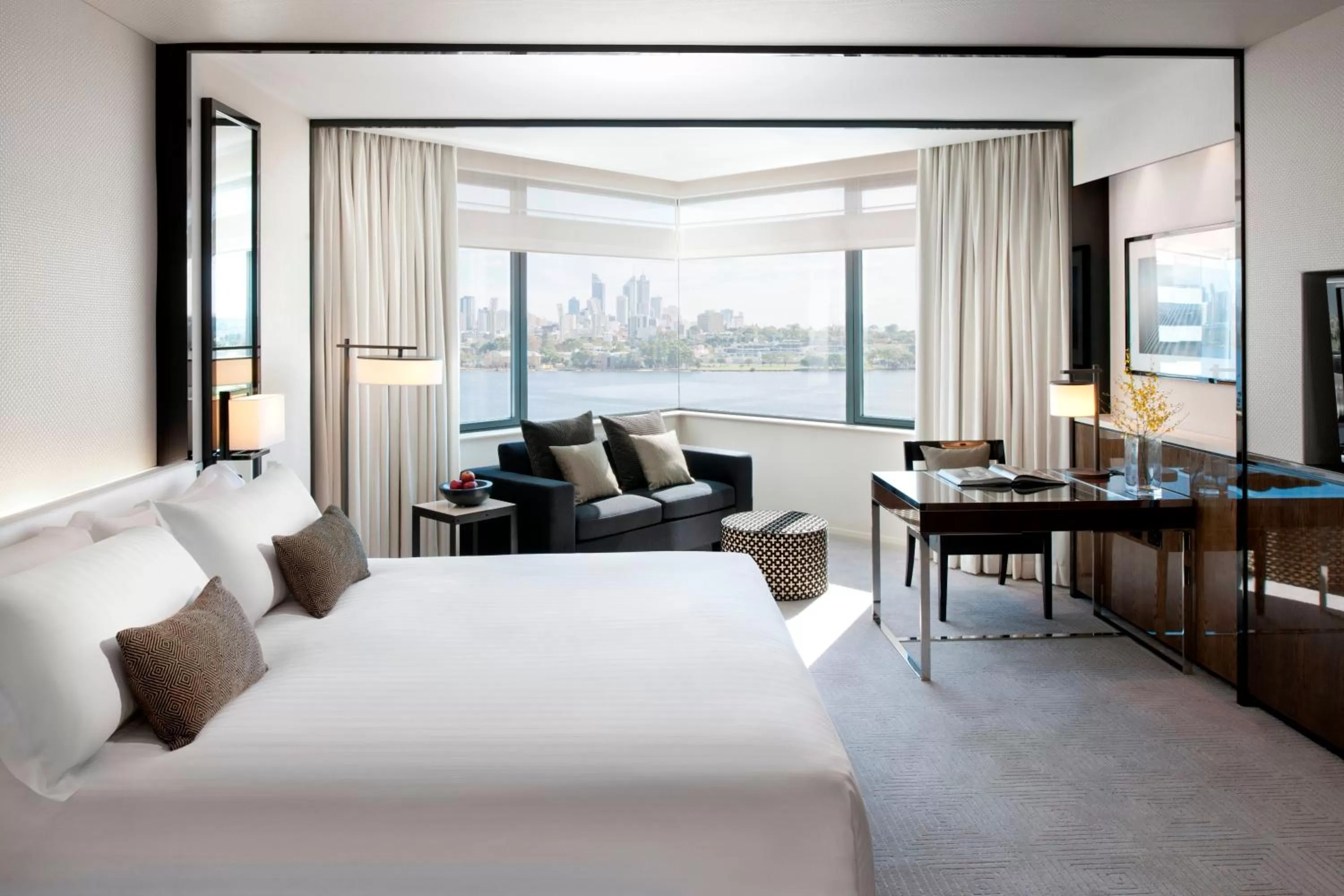 Photo of the whole room, Bed in Crown Metropol Perth
