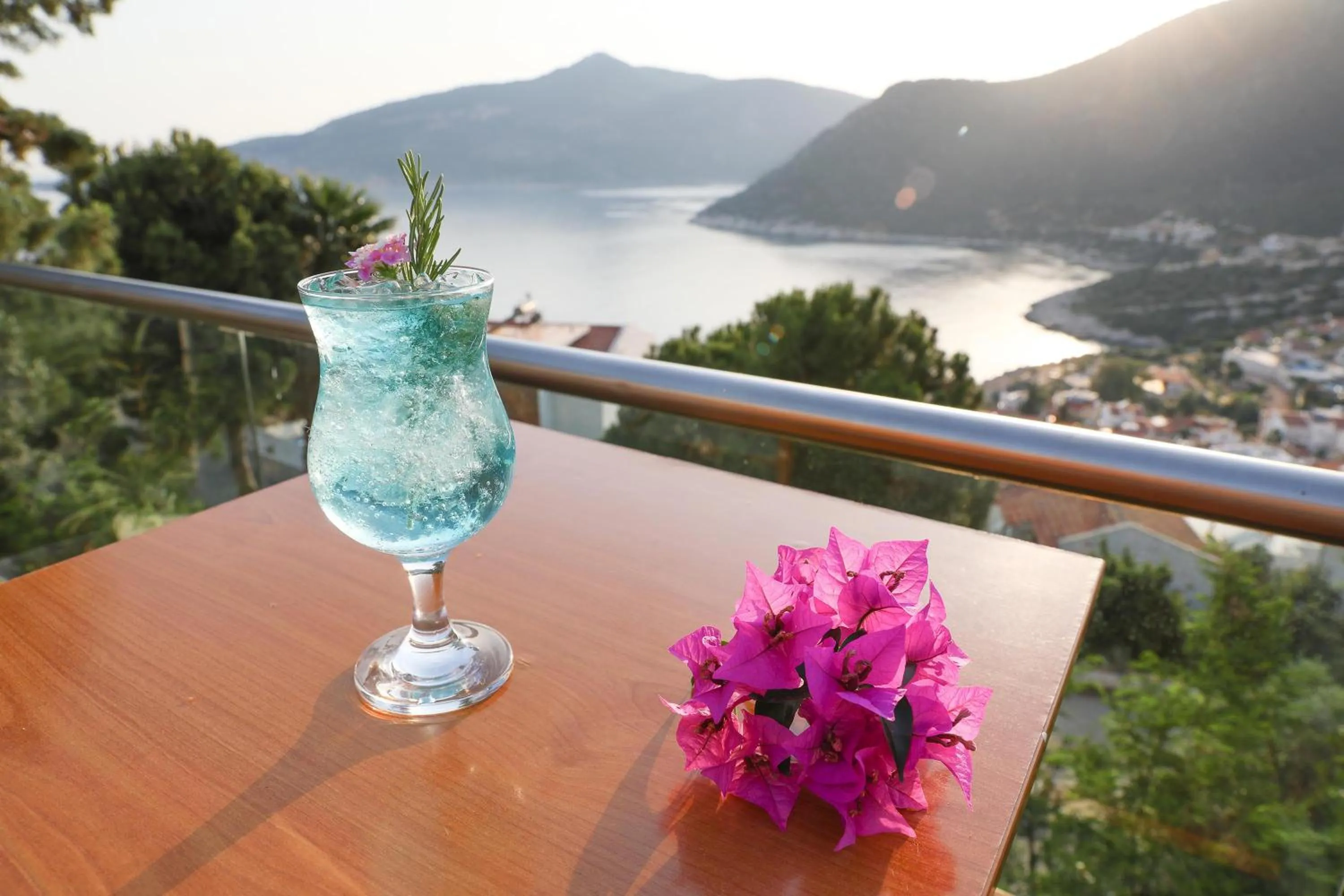 Lounge or bar in Happy Hotel Kalkan