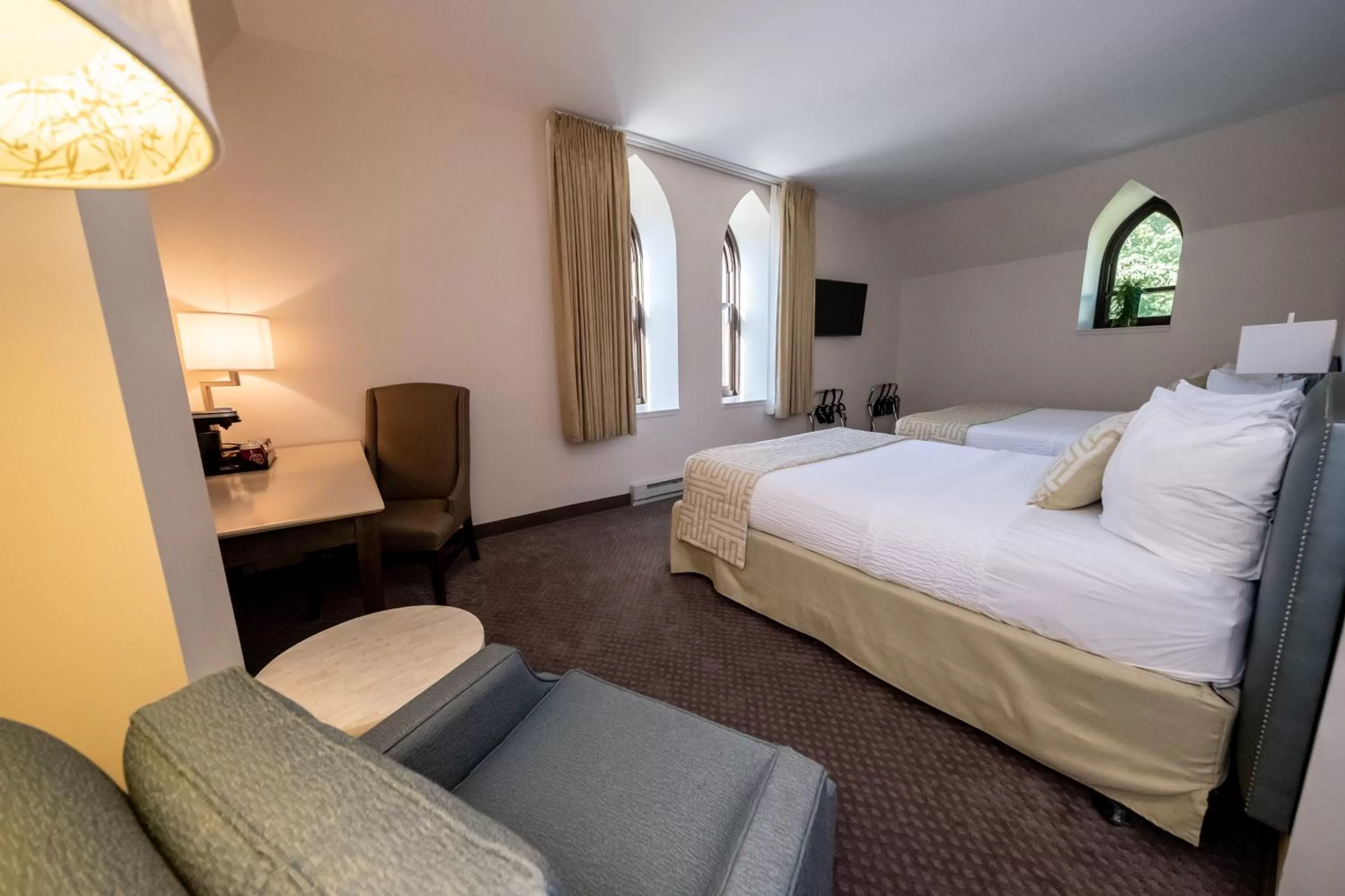 Seating area, Bed in The Inn at Shattuck - St. Mary's