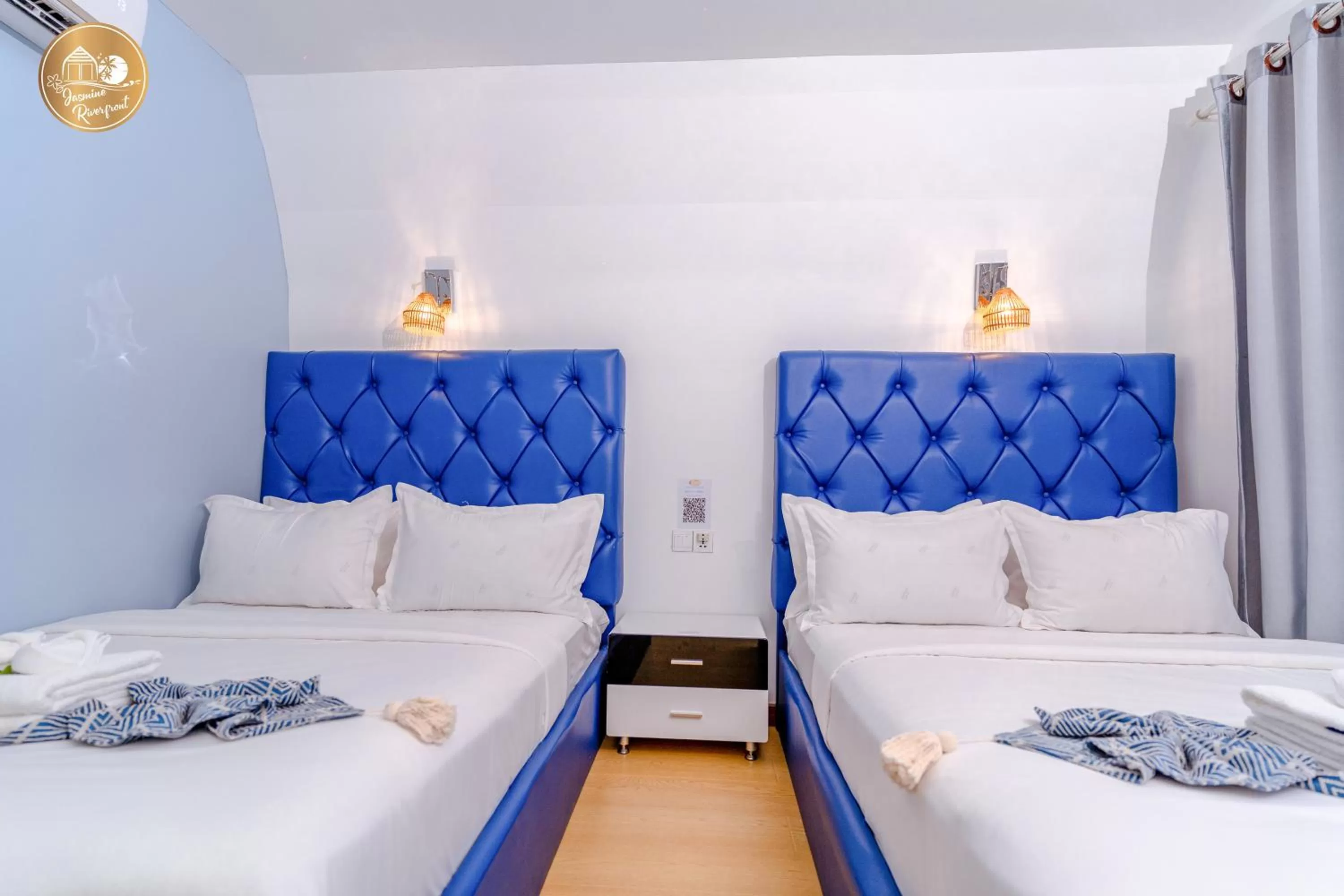 Bedroom, Bed in Jasmine River Front