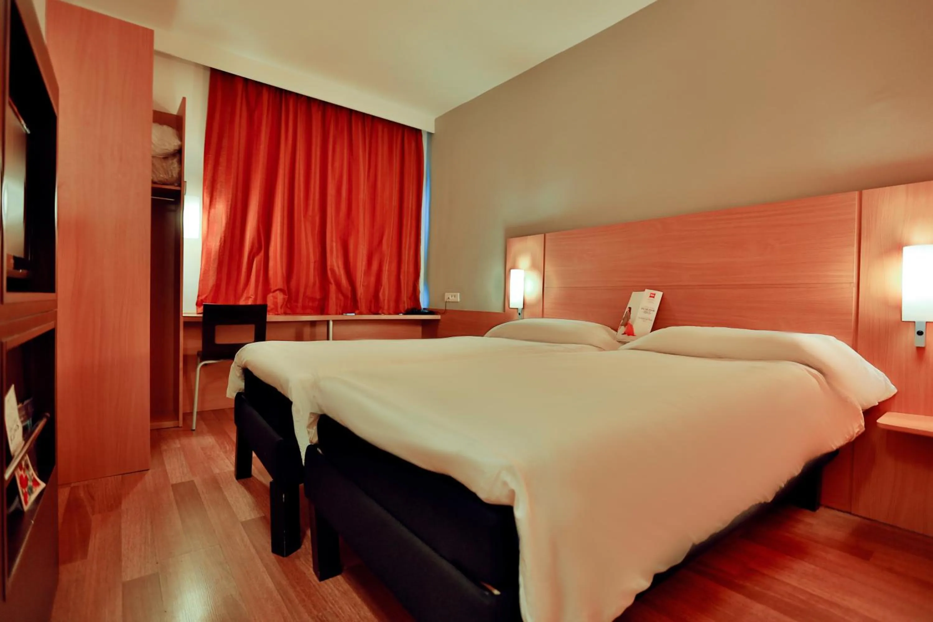 Photo of the whole room, Bed in Ibis Fes