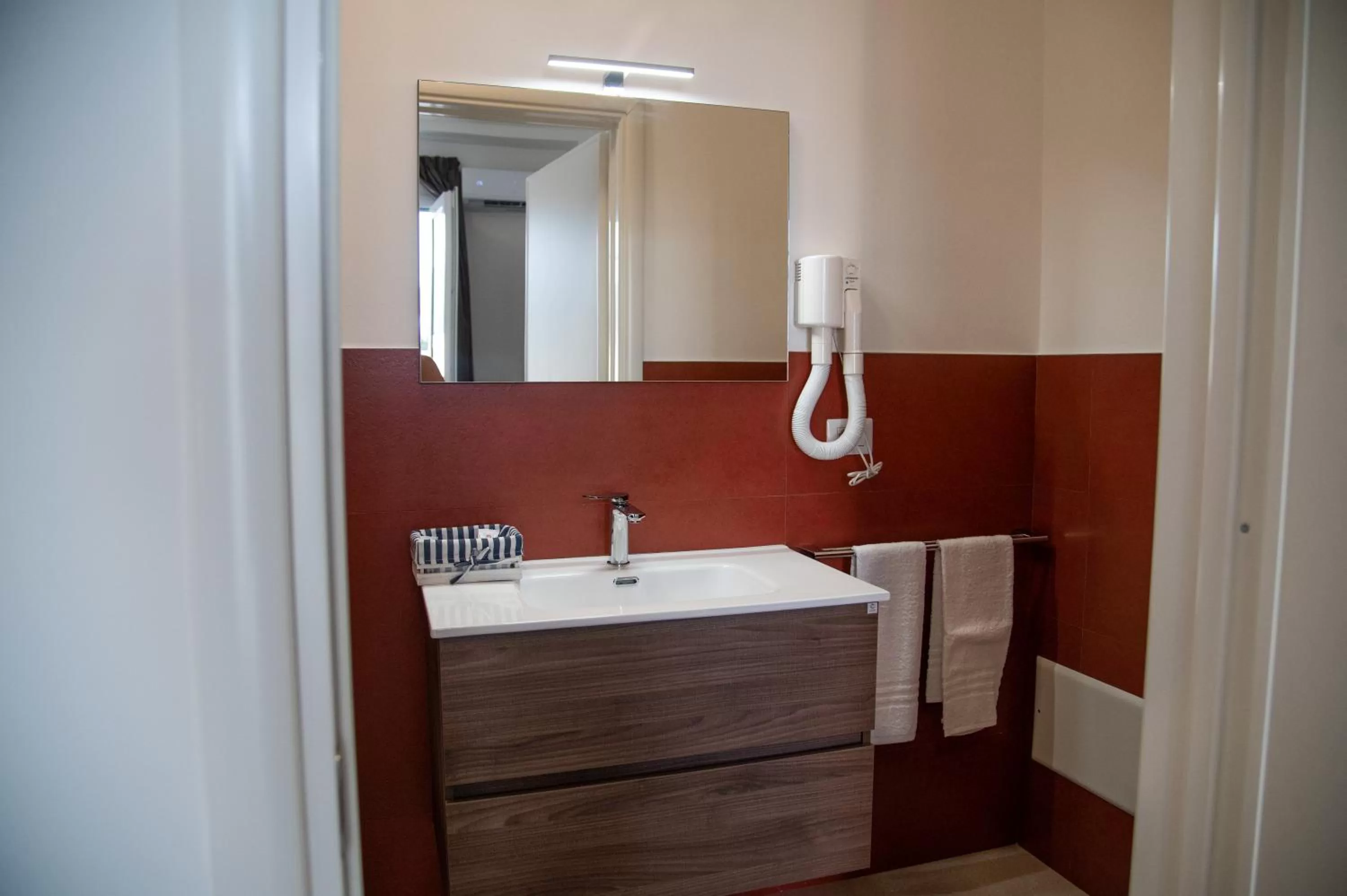 Bathroom in Granelli di sabbia