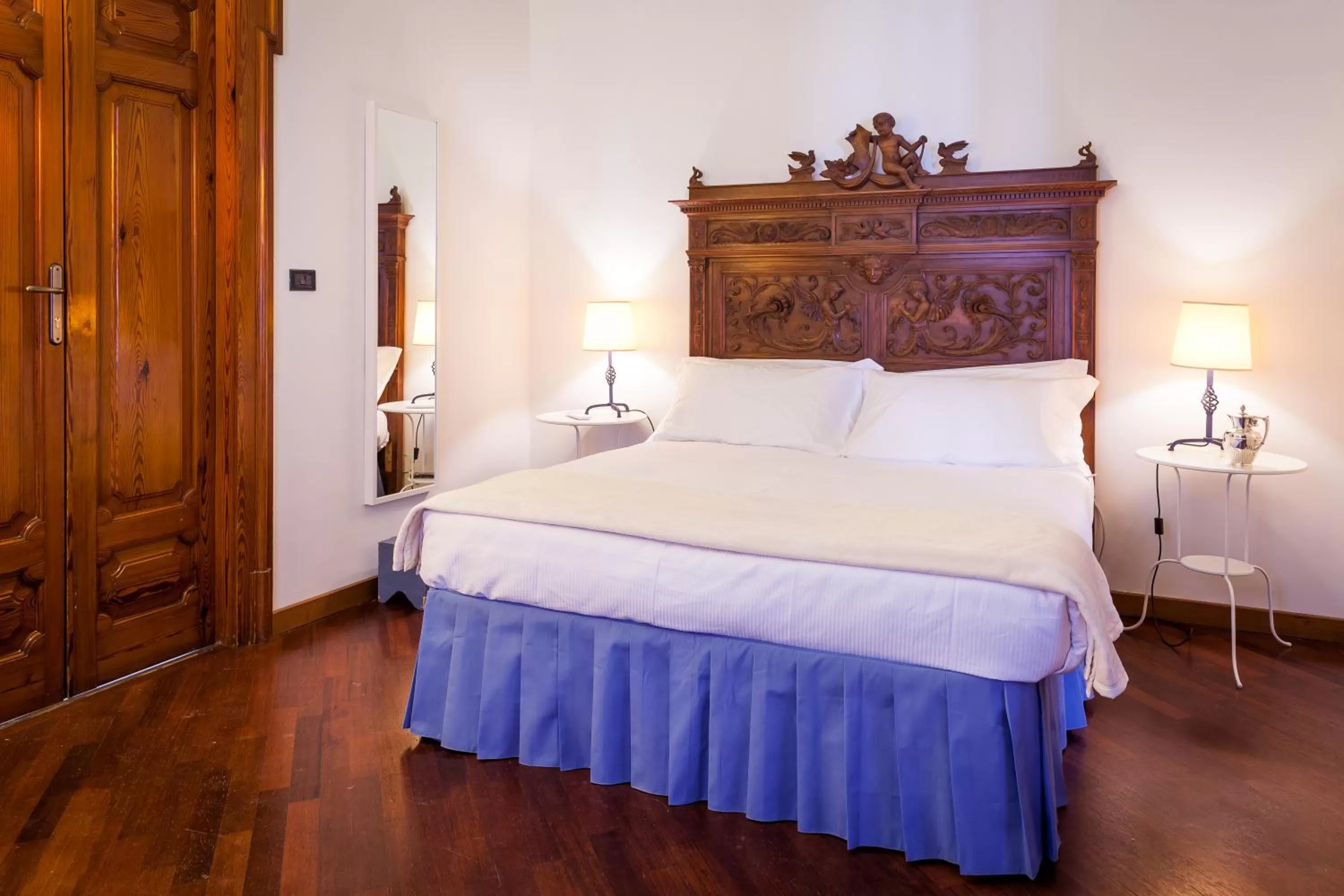 Bedroom, Bed in Palazzo Montalbano