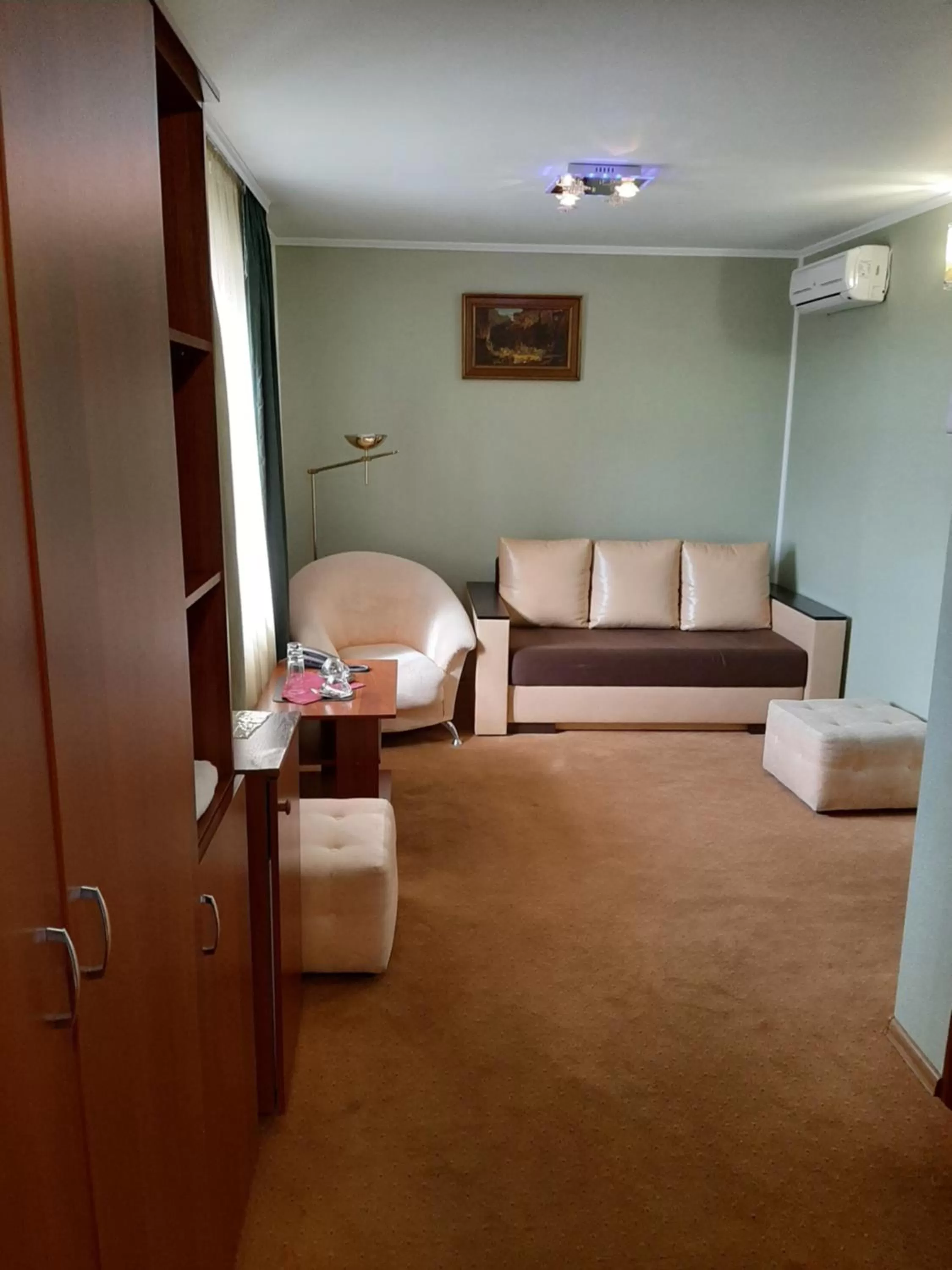 Living room in Stara Vezha Hotel