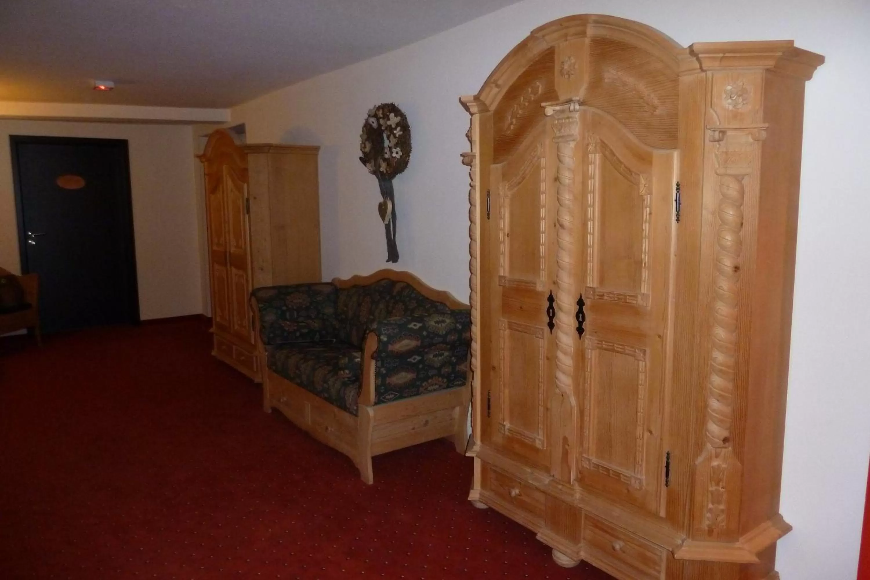 Living room, Bed in Hotel Goldener Stern