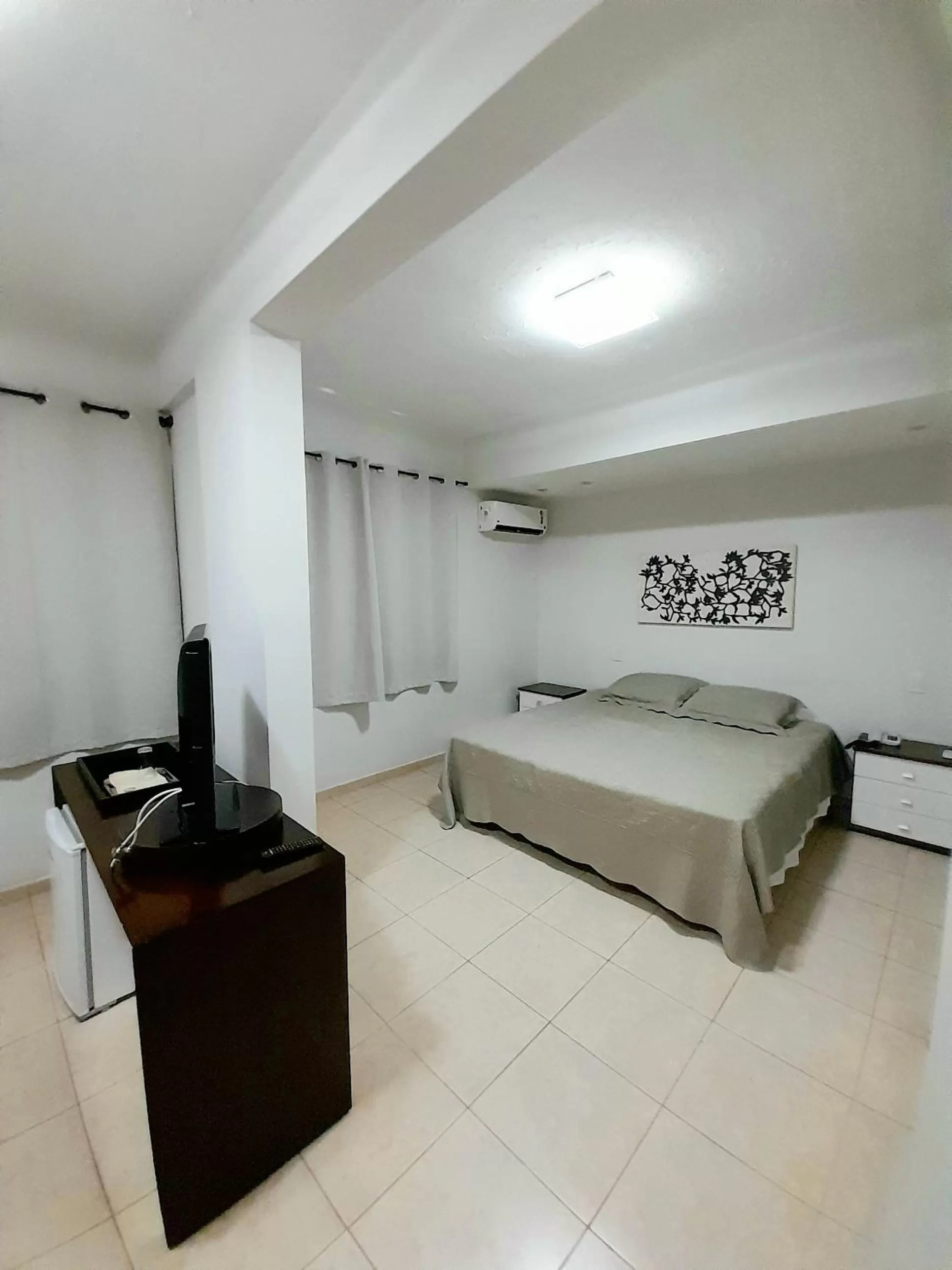 Photo of the whole room in Jales Center Hotel