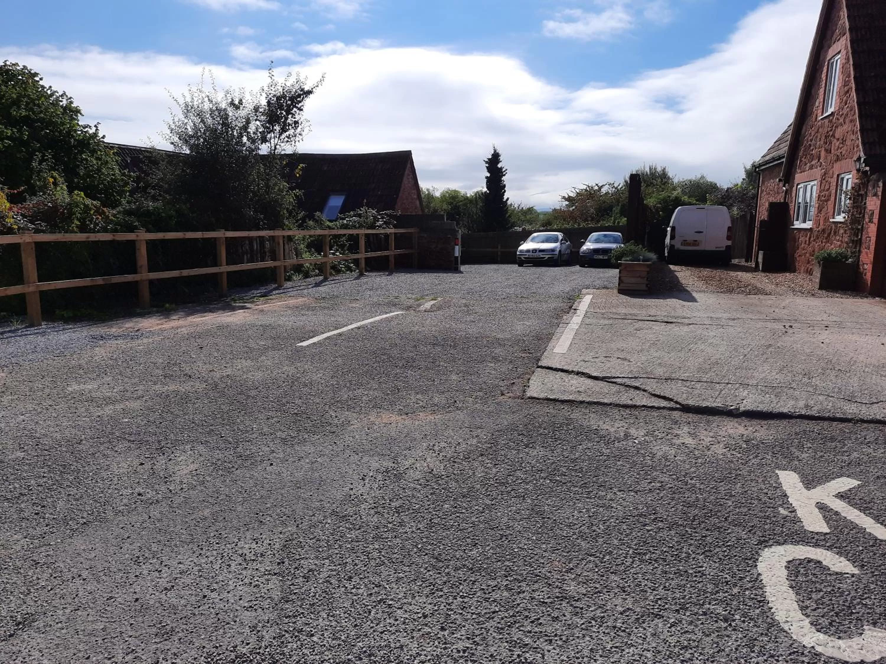Parking in The New Inn Halse
