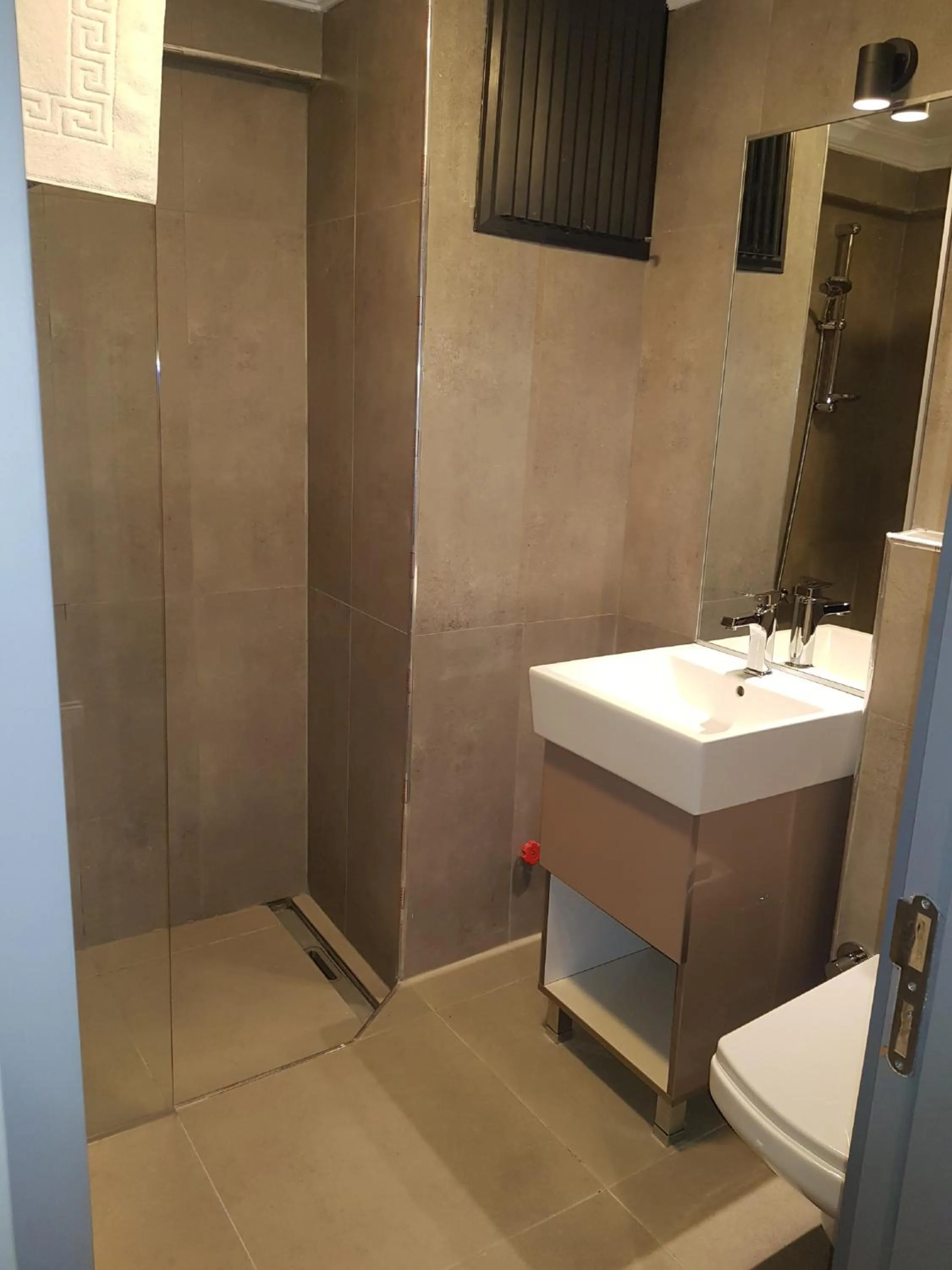 Bathroom in Selenay Hotel