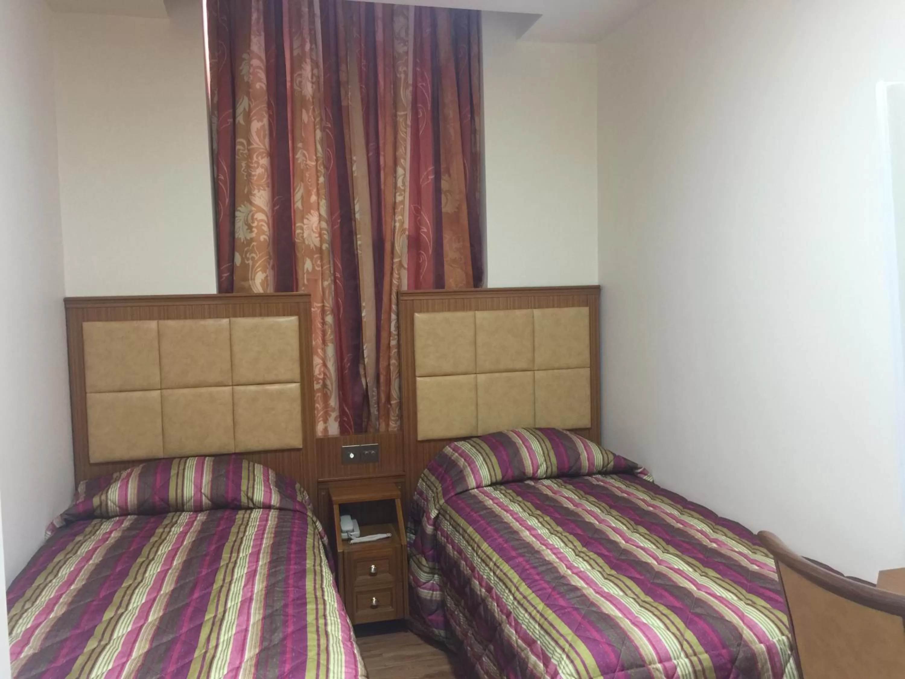 Bed in White House Hotel