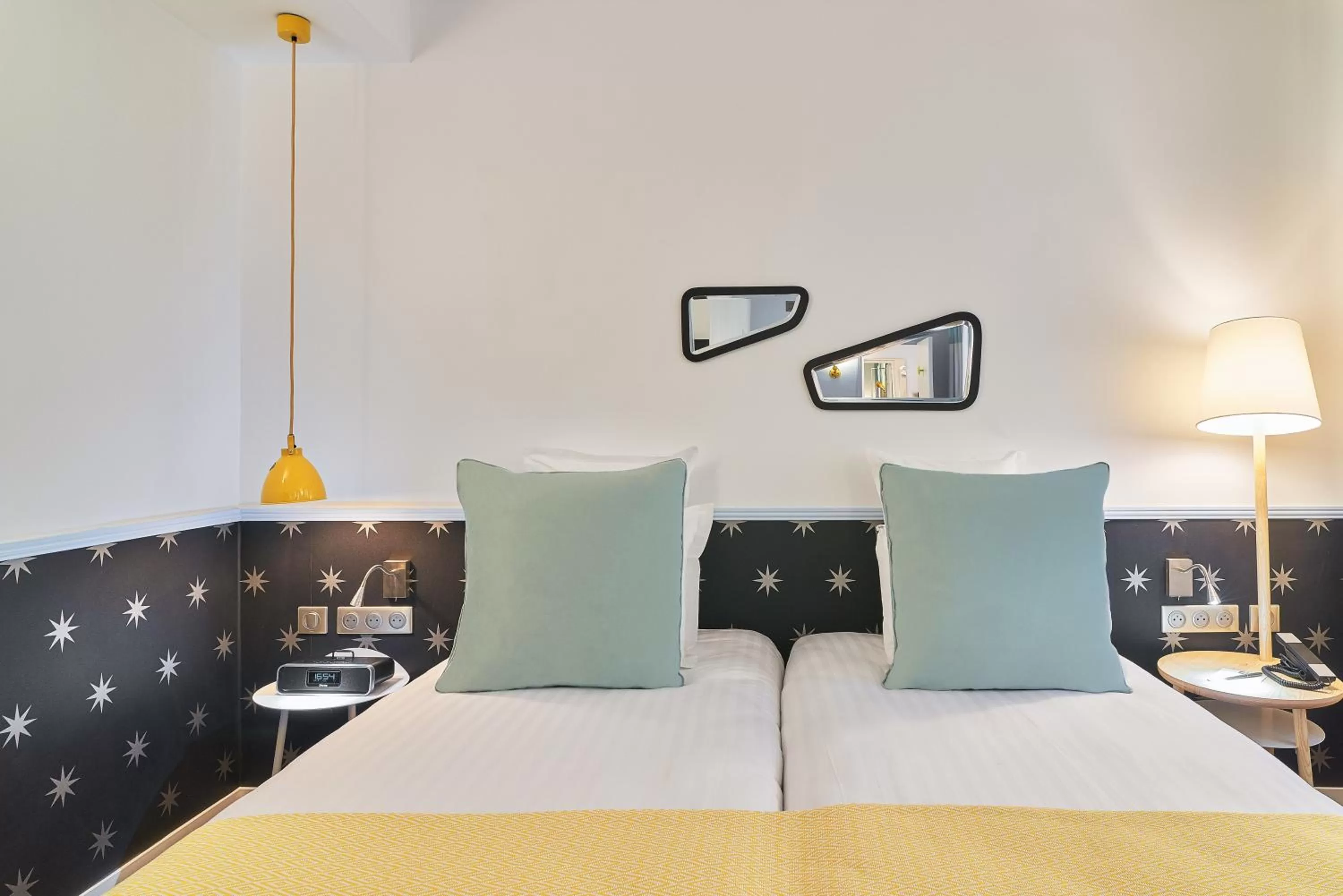 Bedroom, Bed in Hôtel Augustin - Astotel