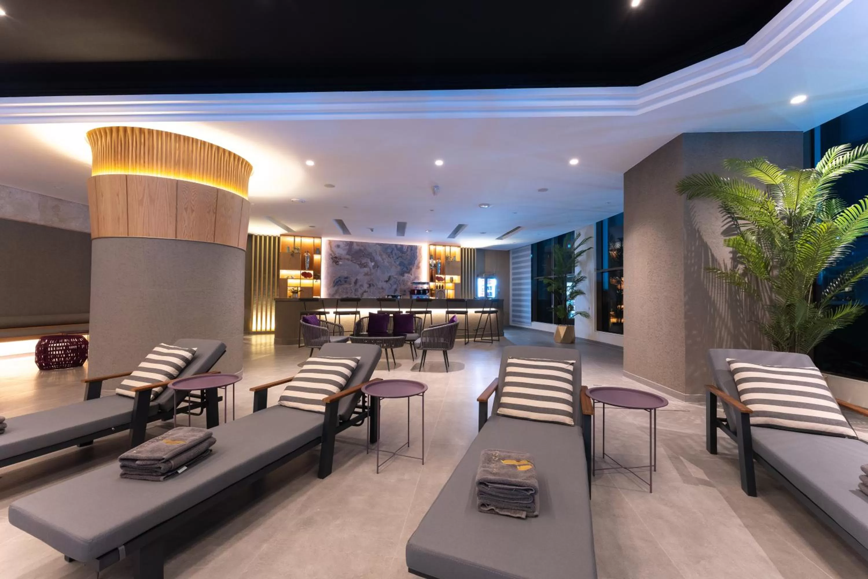 Swimming pool in Kuwait Grand Hotel