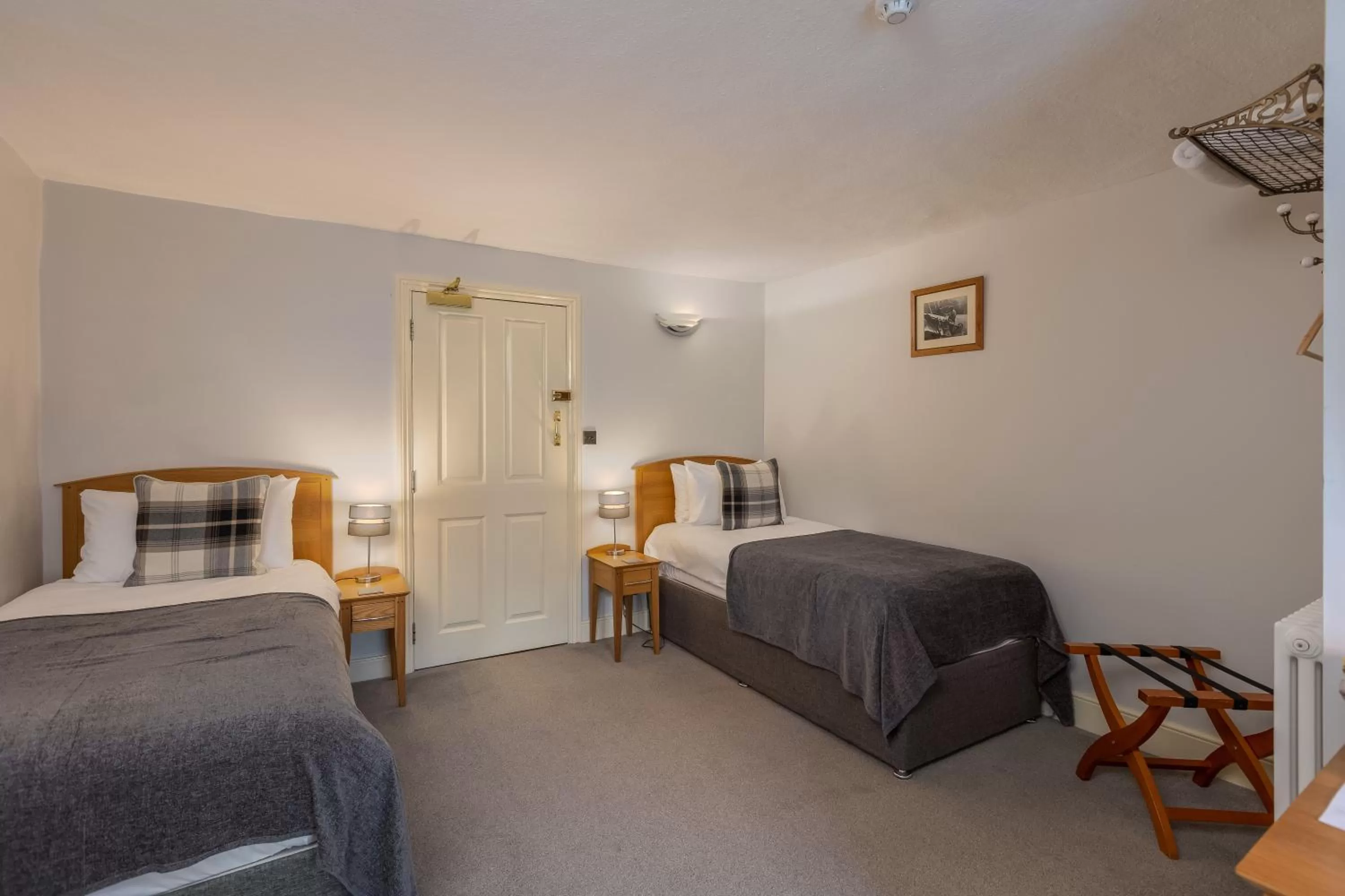 Photo of the whole room, Bed in The Black Swan Inn