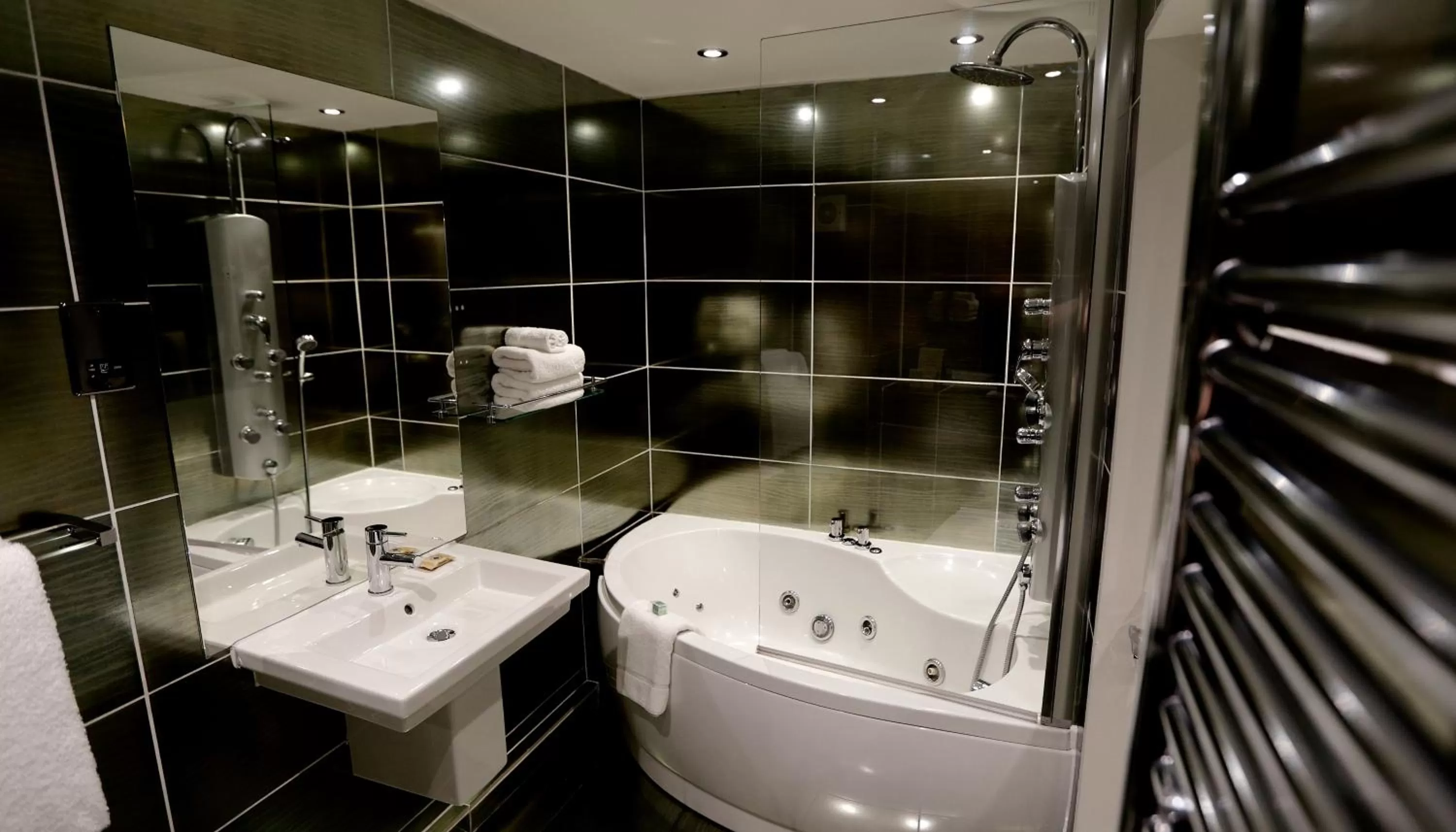 Shower in Nira Caledonia