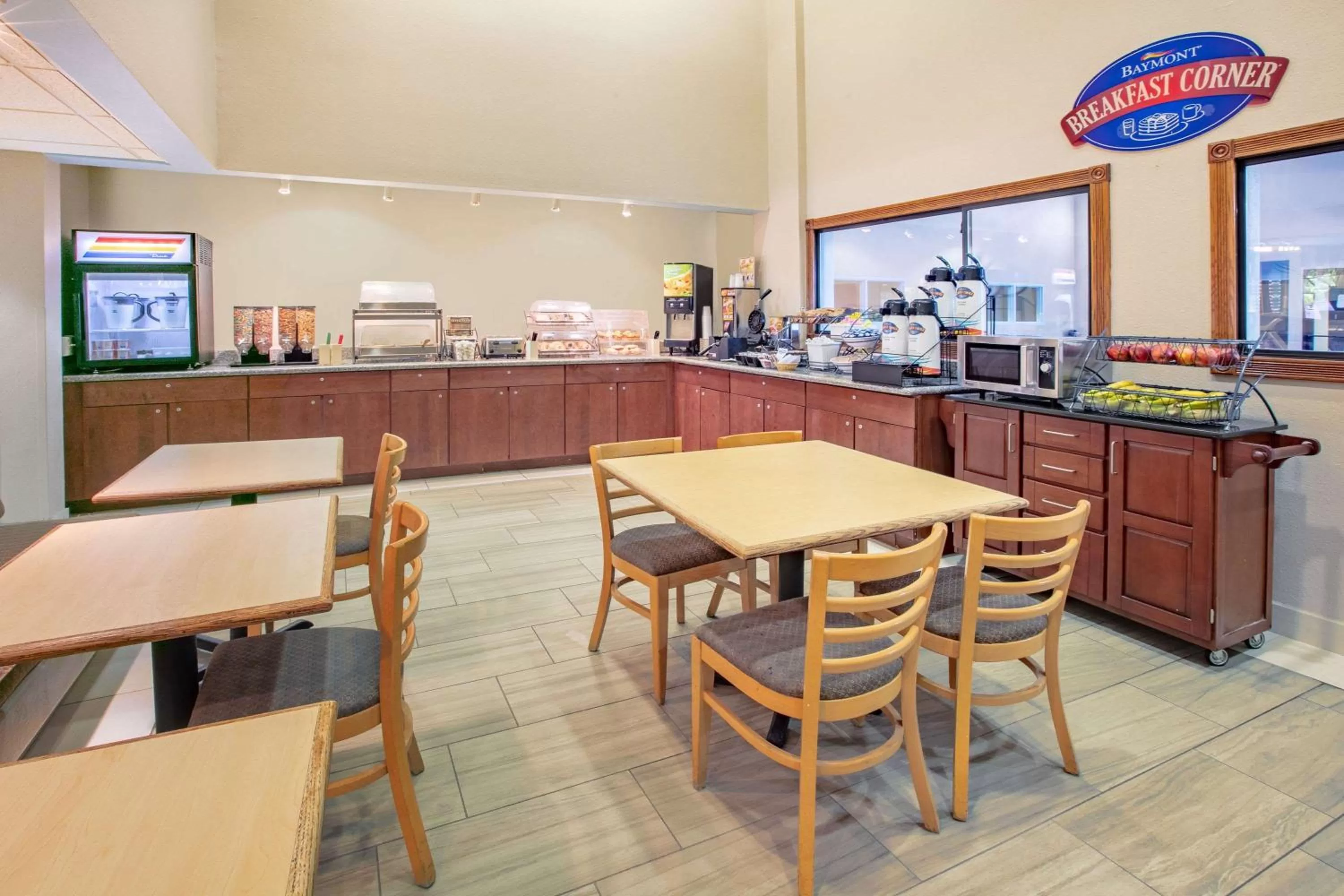 Restaurant/places to eat in Baymont by Wyndham Roswell