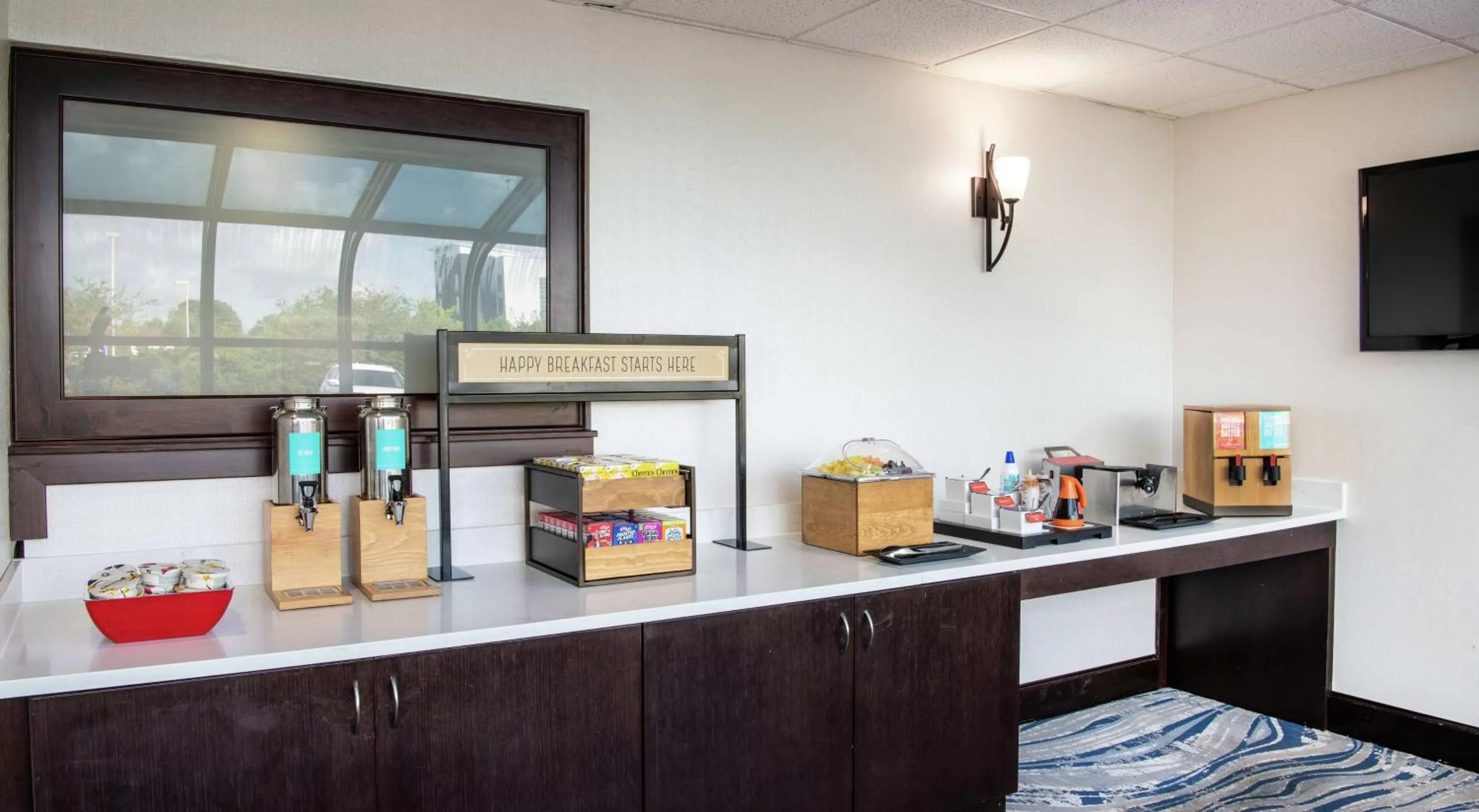 Restaurant/places to eat in Hampton Inn Cleveland-Solon