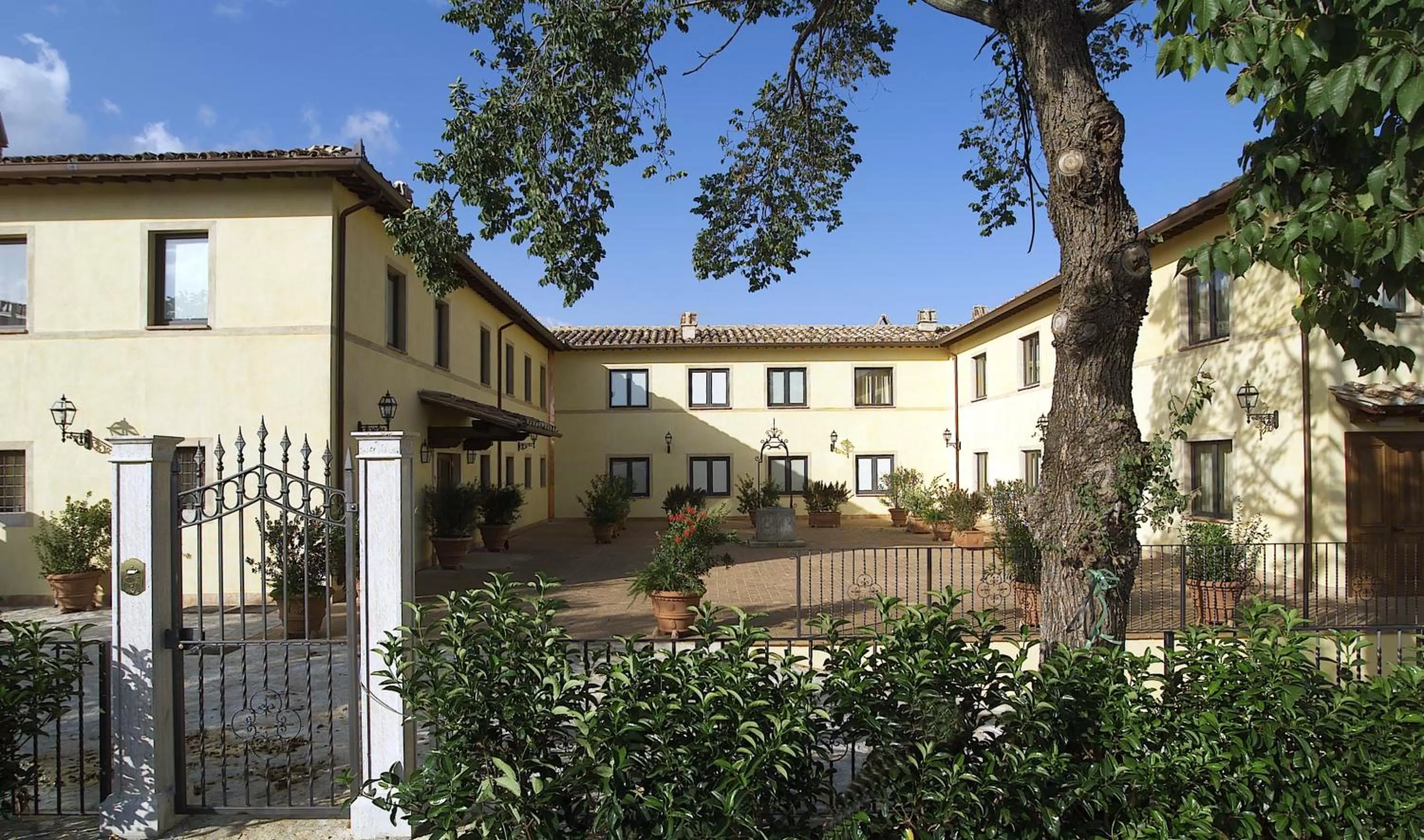 Property building in Relais dell'Olmo