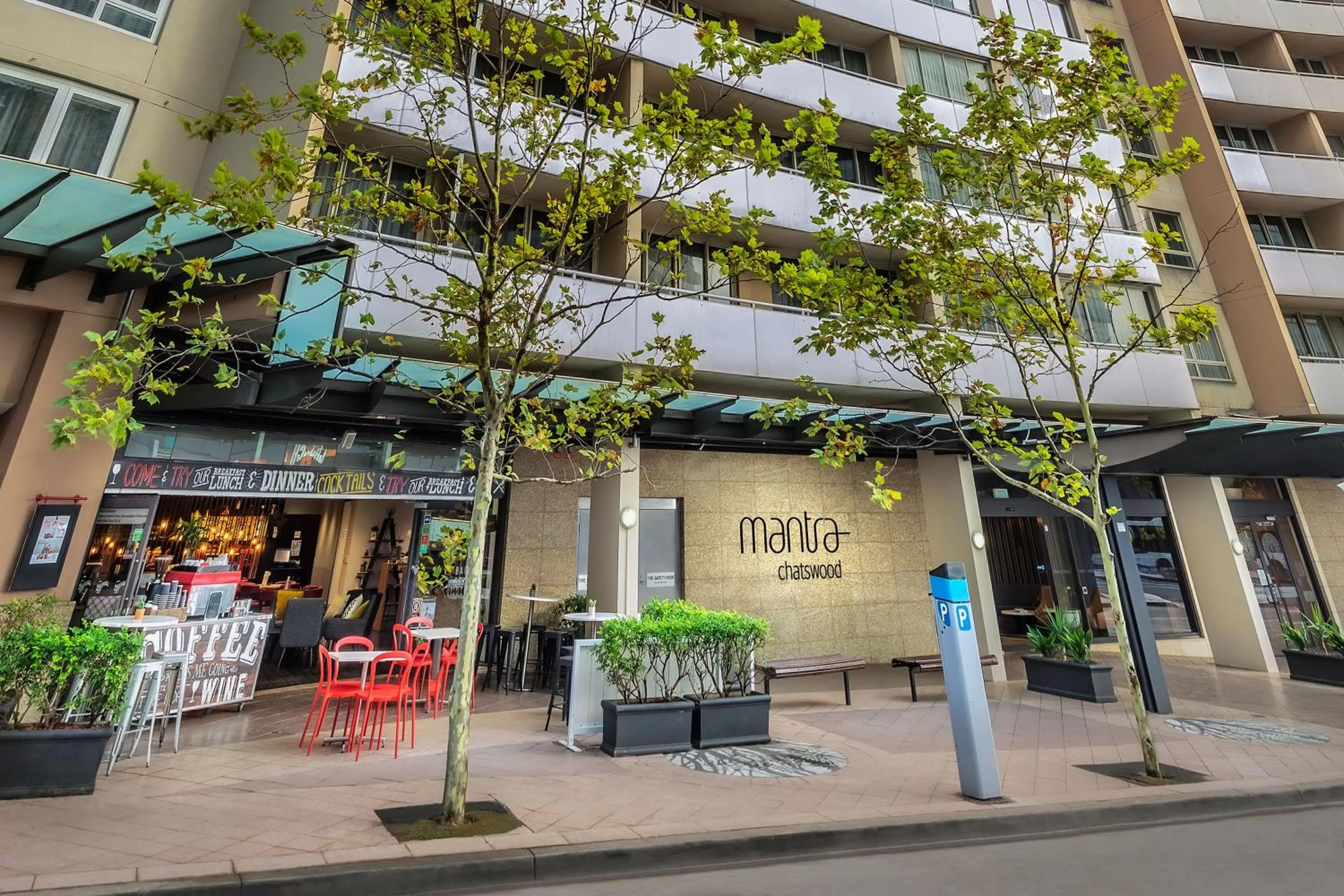 Facade/entrance in Mantra Chatswood