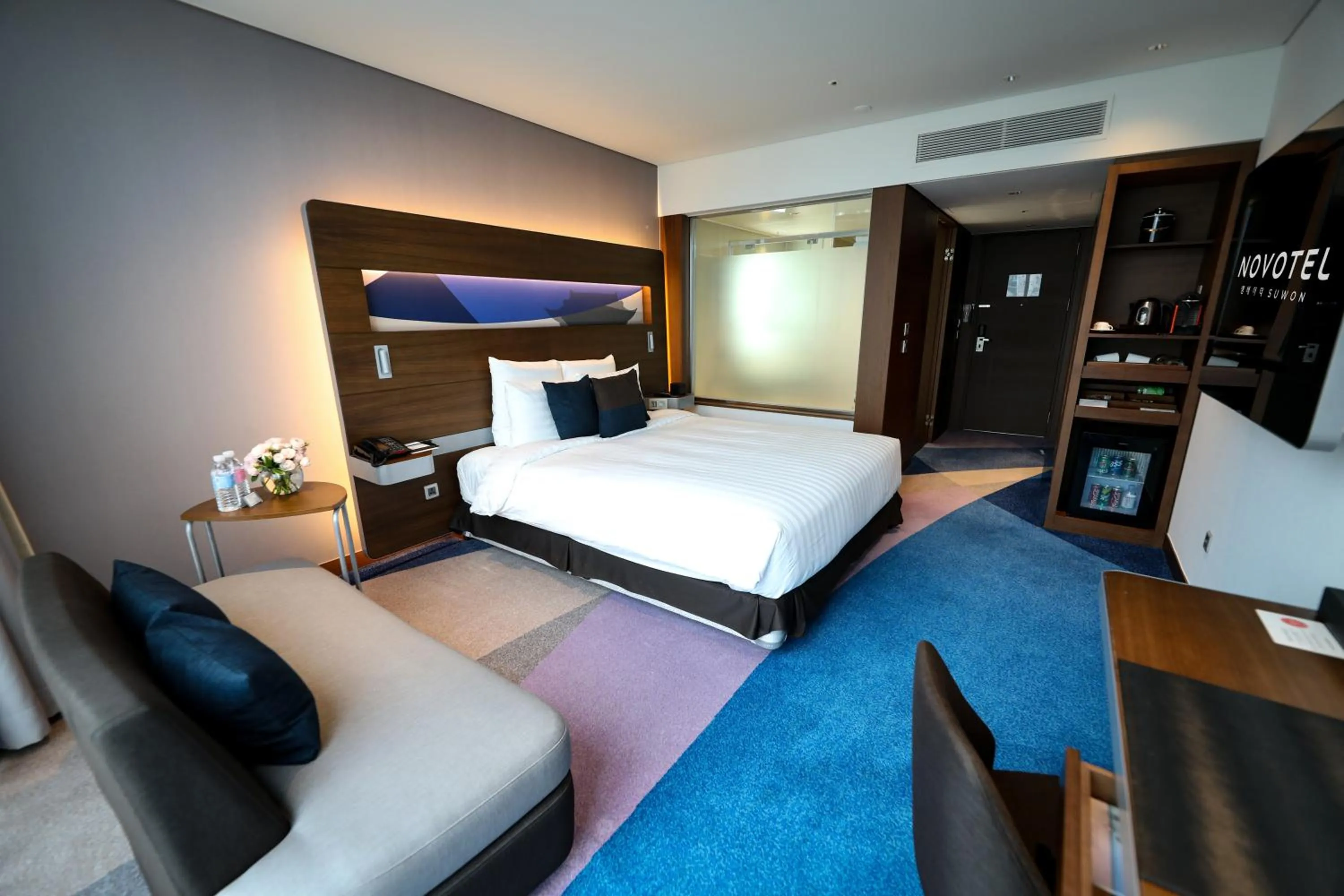 Bed in Novotel Ambassador Suwon