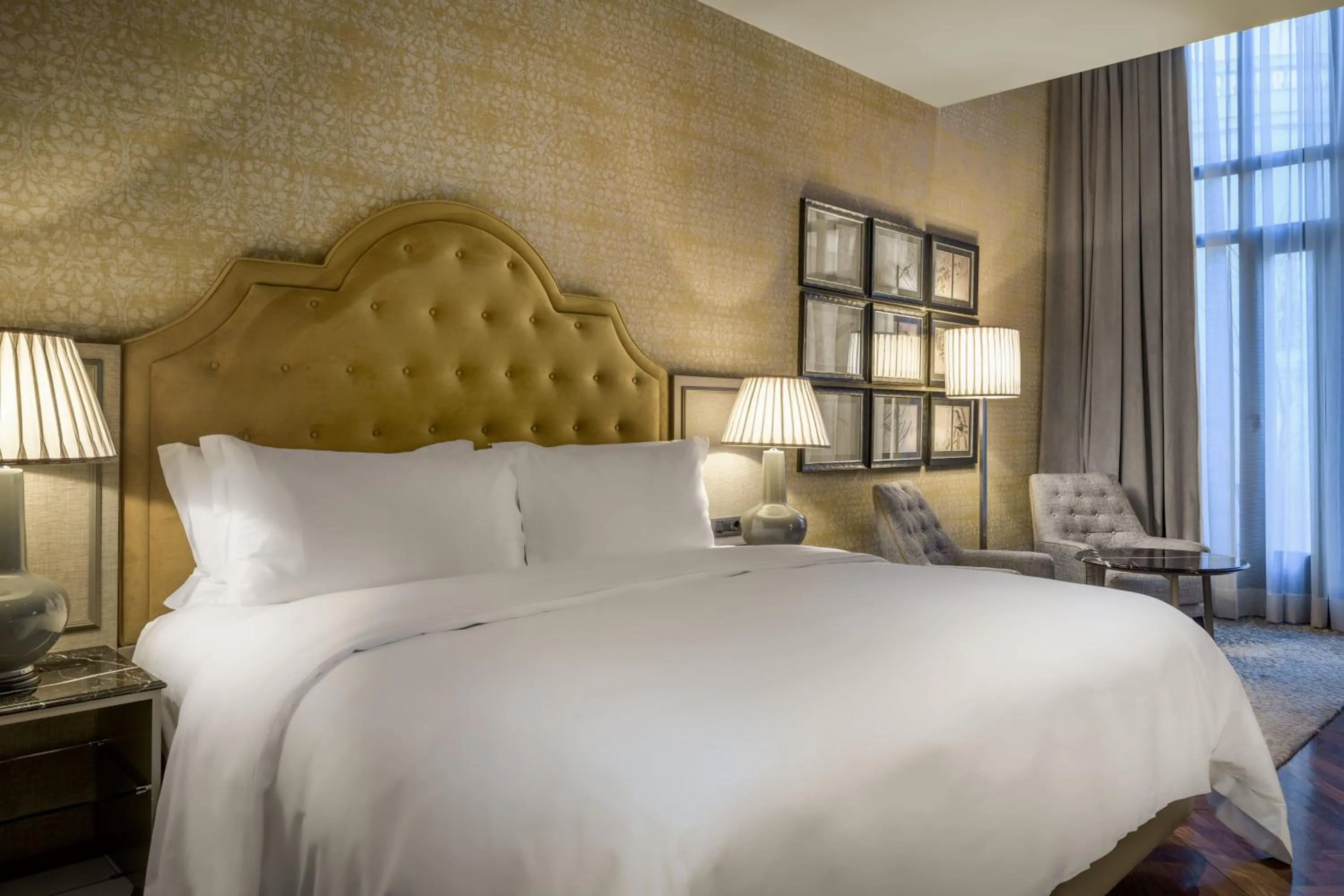 Photo of the whole room, Bed in Santo Mauro, a Luxury Collection Hotel, Madrid