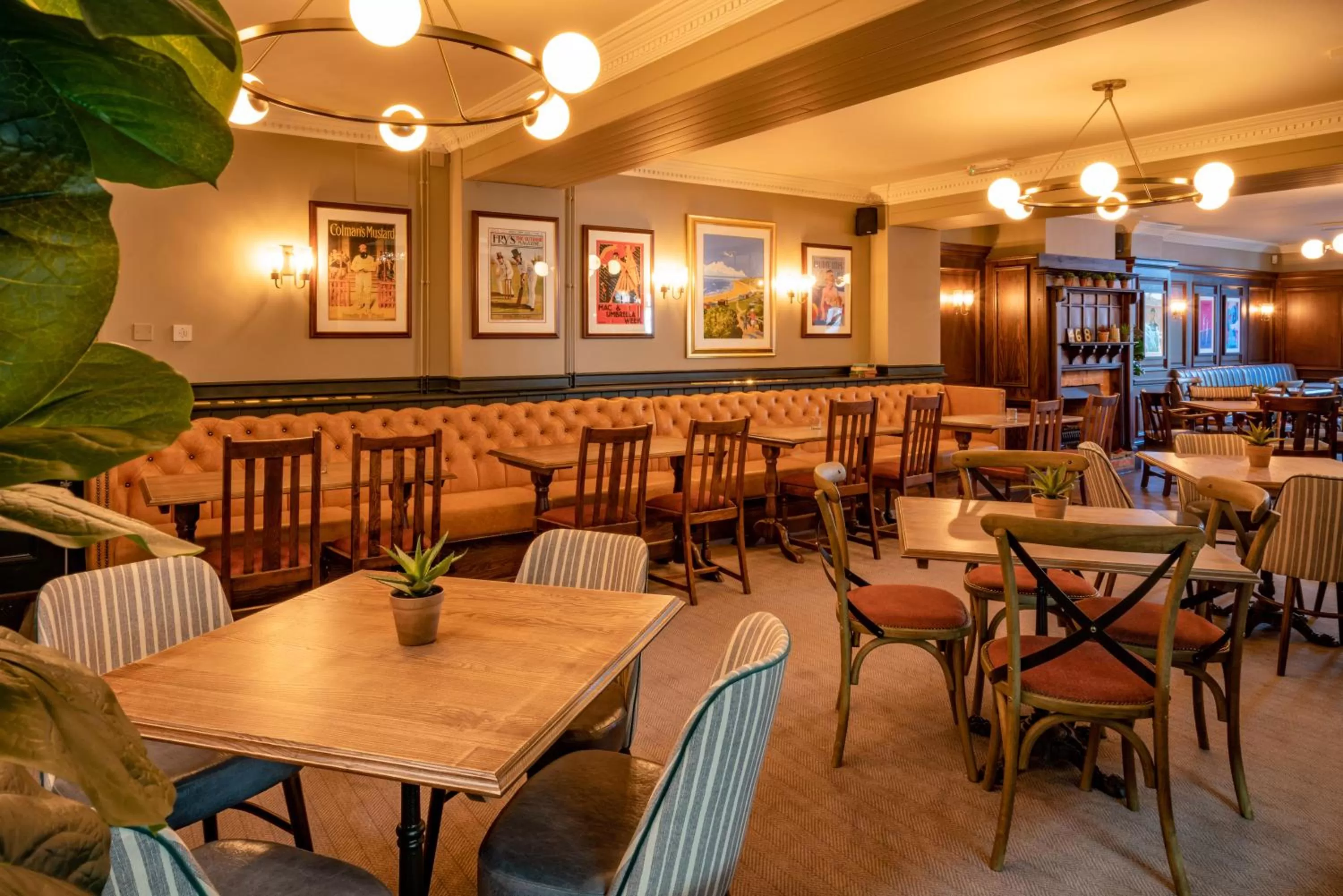 Restaurant/places to eat in The Pavilion Arms