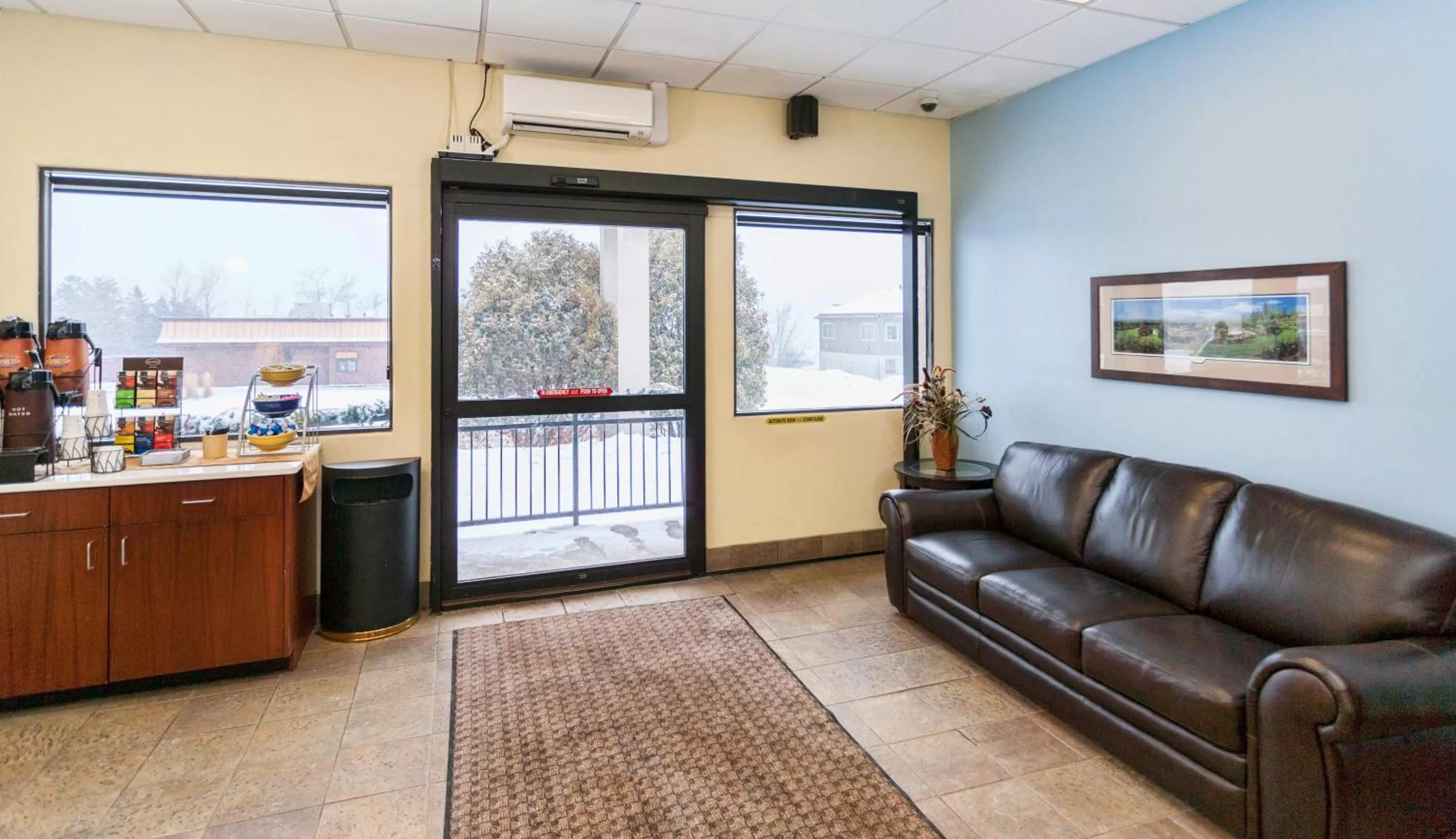 Lobby or reception in Days Inn by Wyndham Duluth Lakewalk