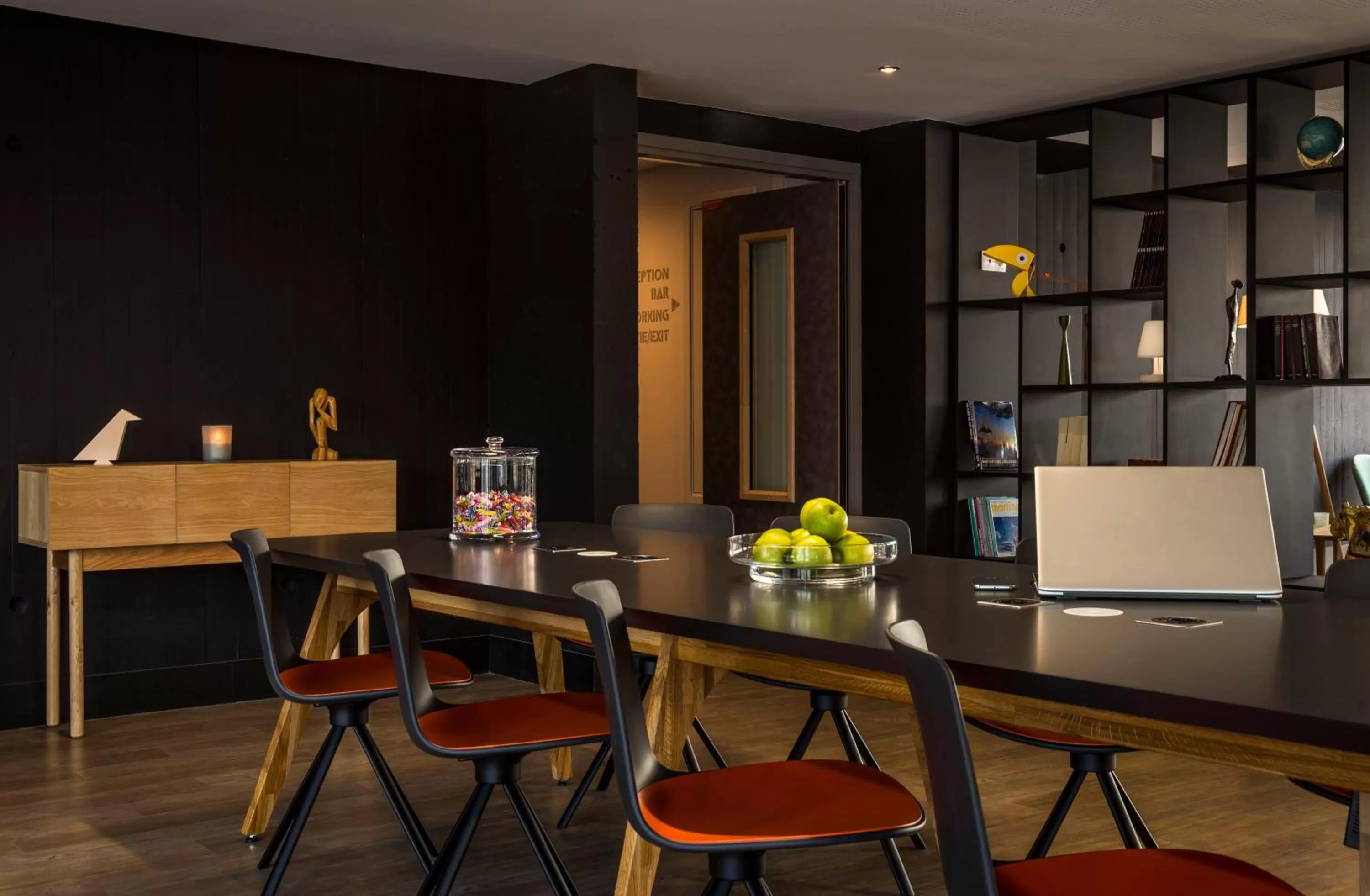 Seating area in Najeti Hôtel Lille Nord