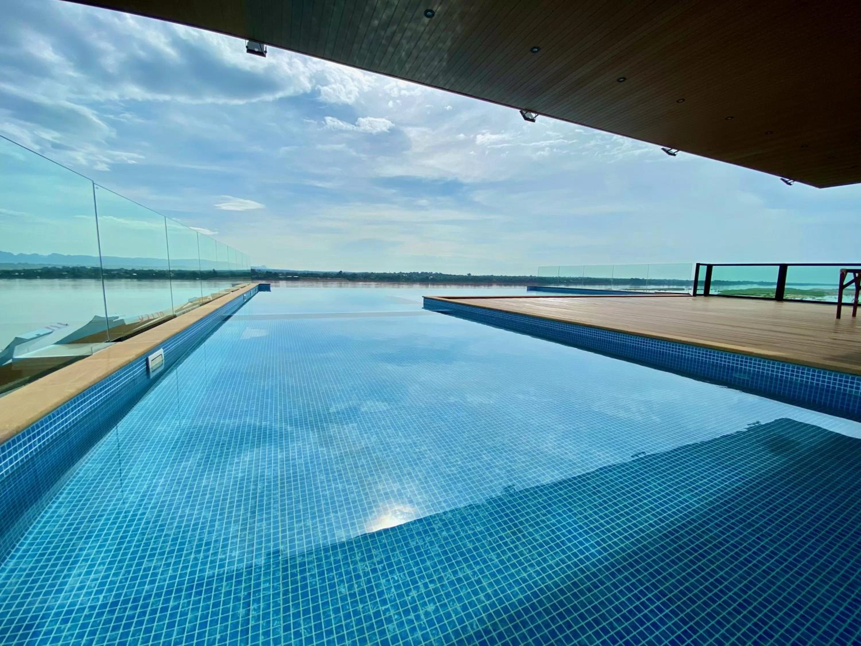 Pool view in Siri regent Hotel