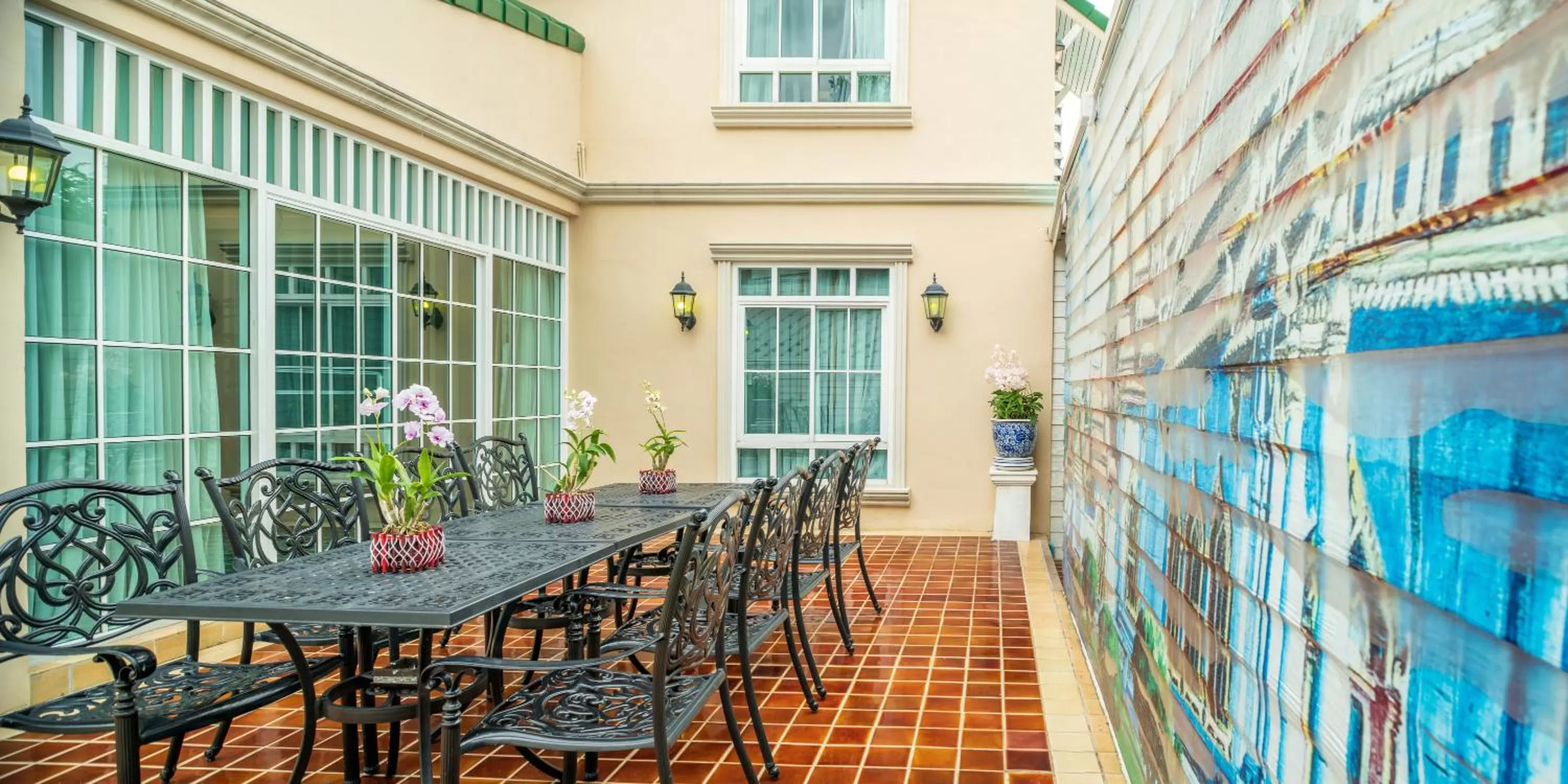 Patio in The Orchid House 153