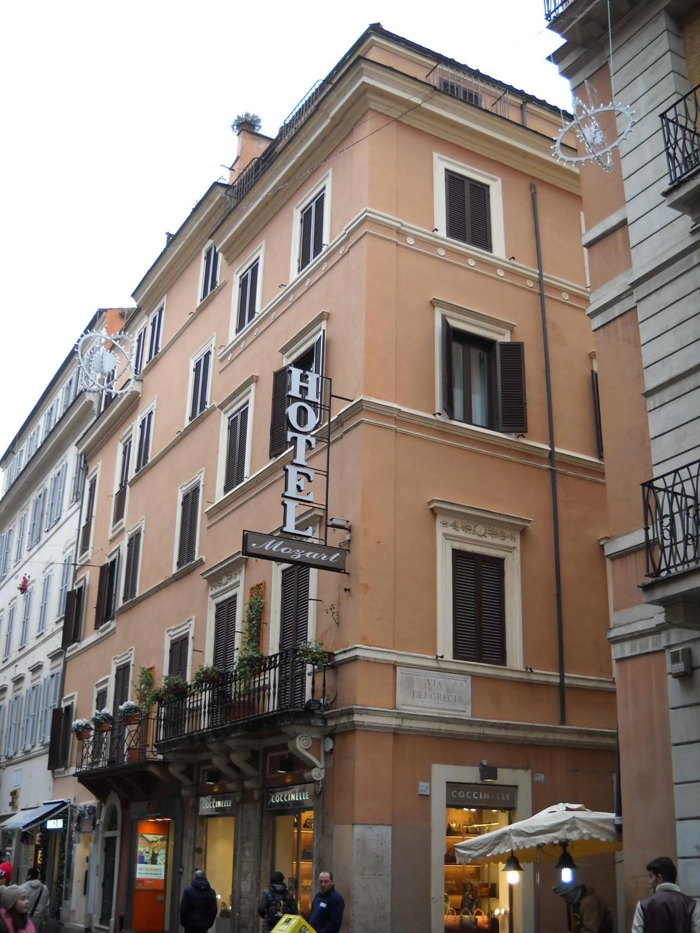 Facade/entrance in Hotel Mozart