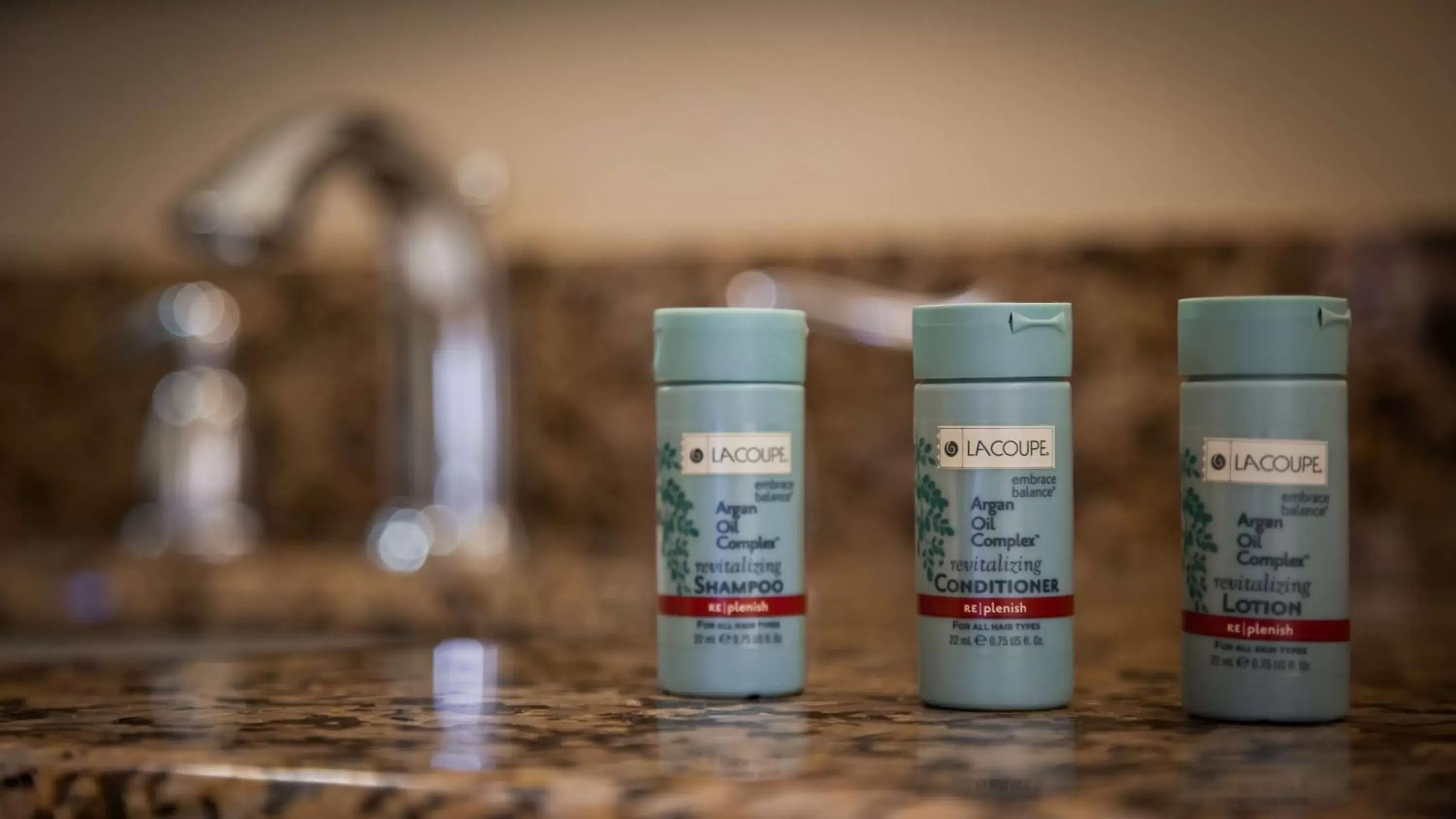 King Room with Roll-in Shower - Disability Access/Non-Smoking in Best Western Seaway Inn King Room with Roll-in Shower - Disability Access/Non-Smoking in Best Western Seaway Inn