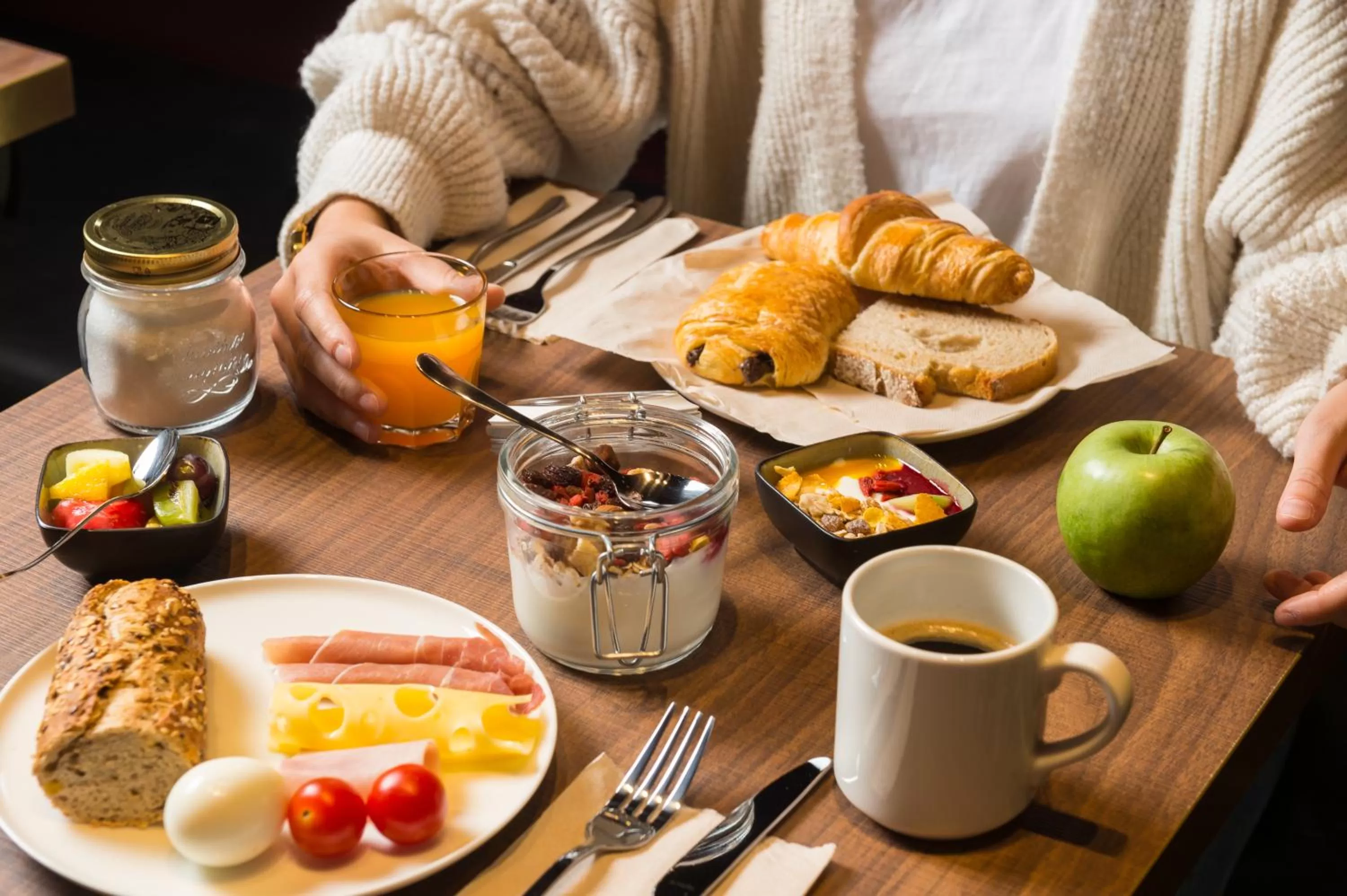 Breakfast in ibis Brussels Centre Chatelain