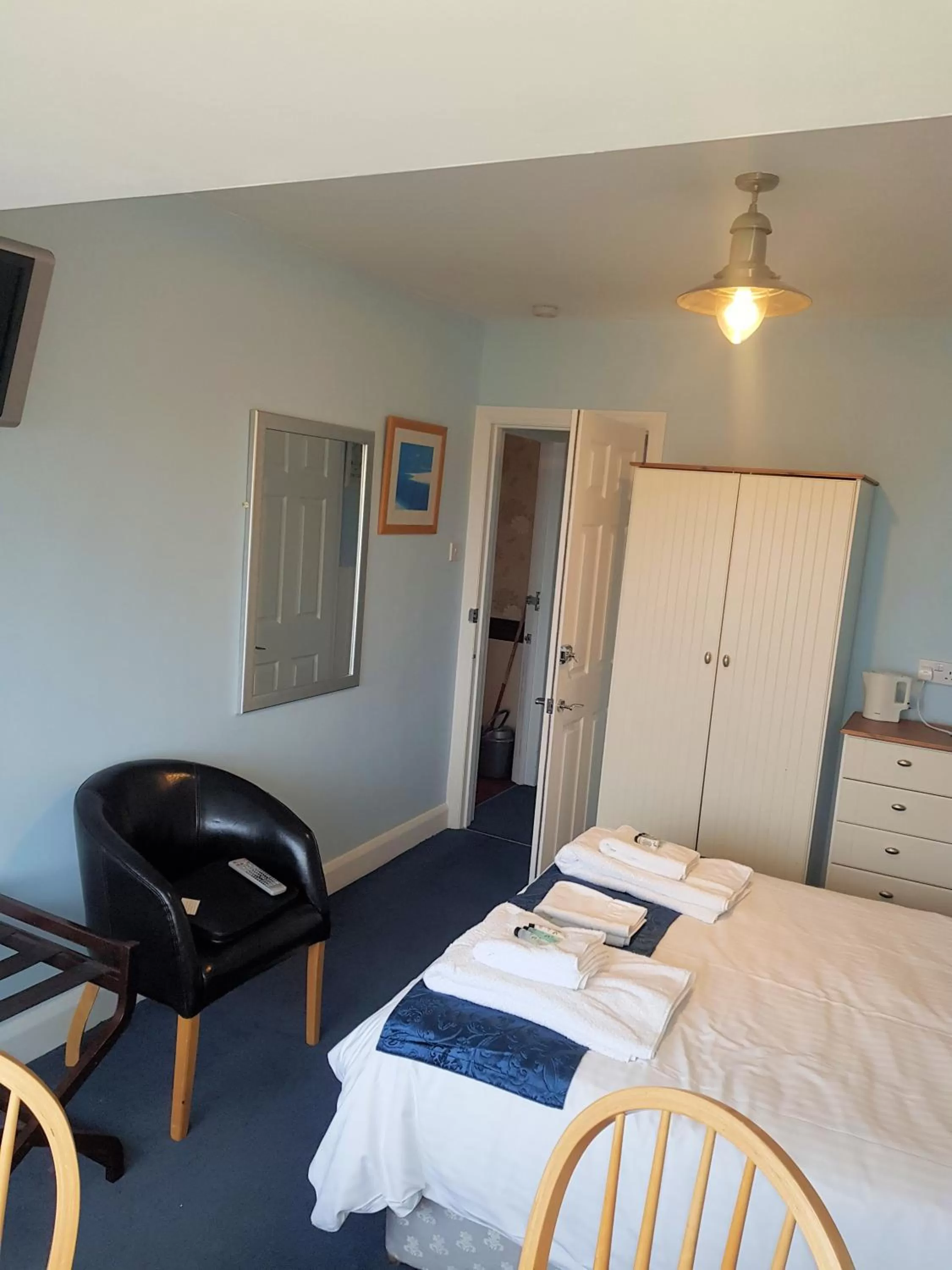 Bedroom, Bed in The Mariner Guest House