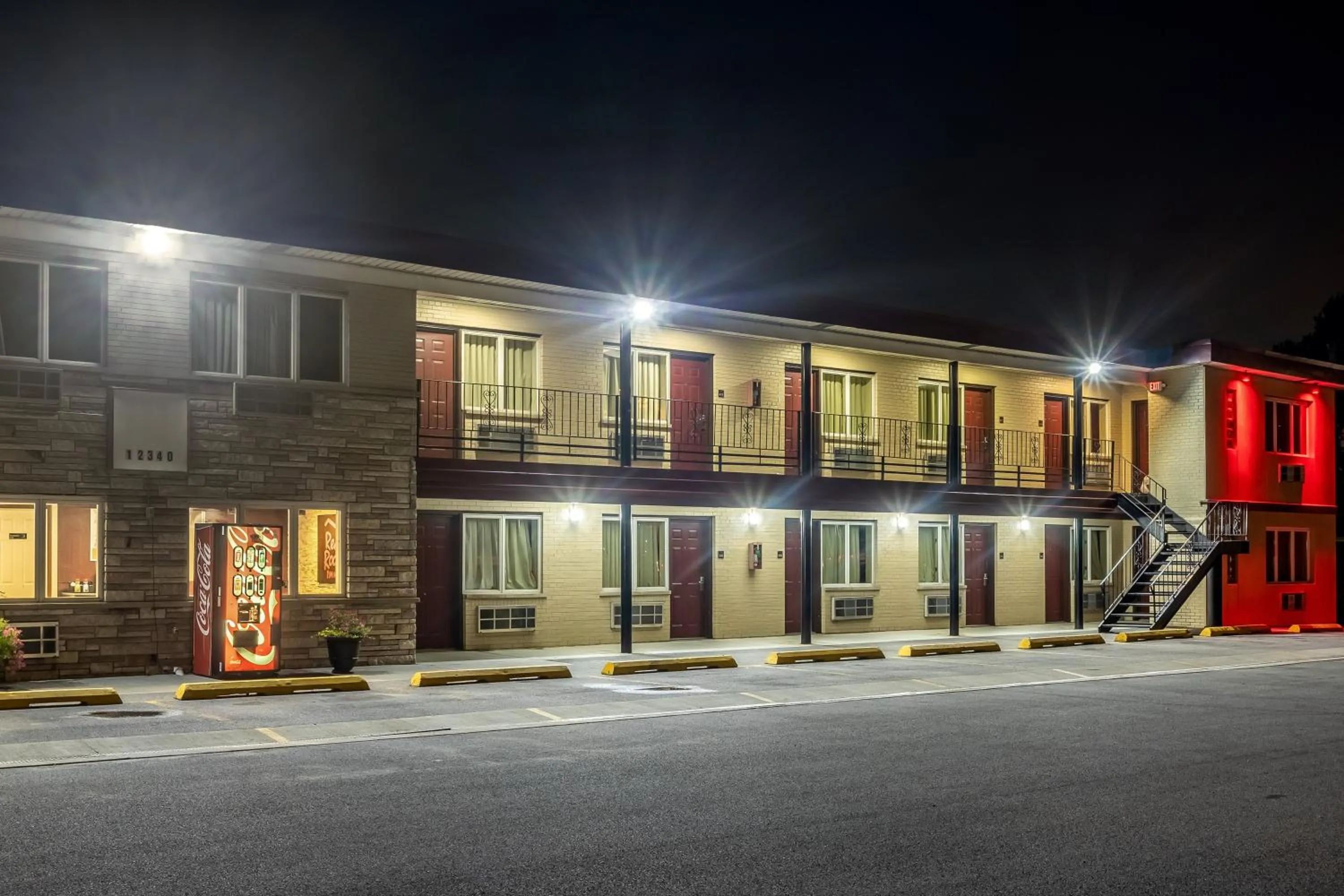 Property building in Red Roof Inn Chicago-Alsip