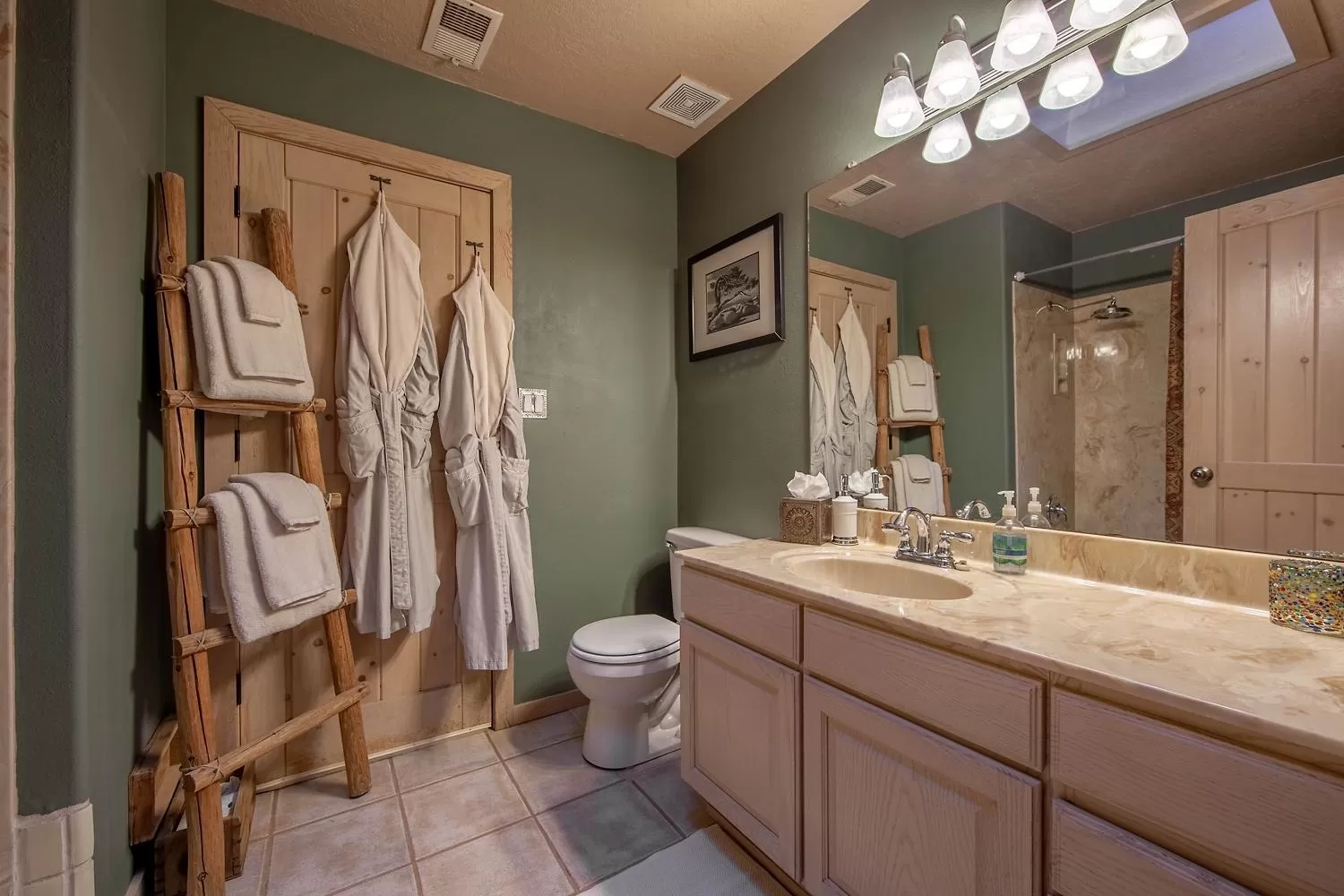 Bathroom in Adobe and Pines Inn Bed and Breakfast