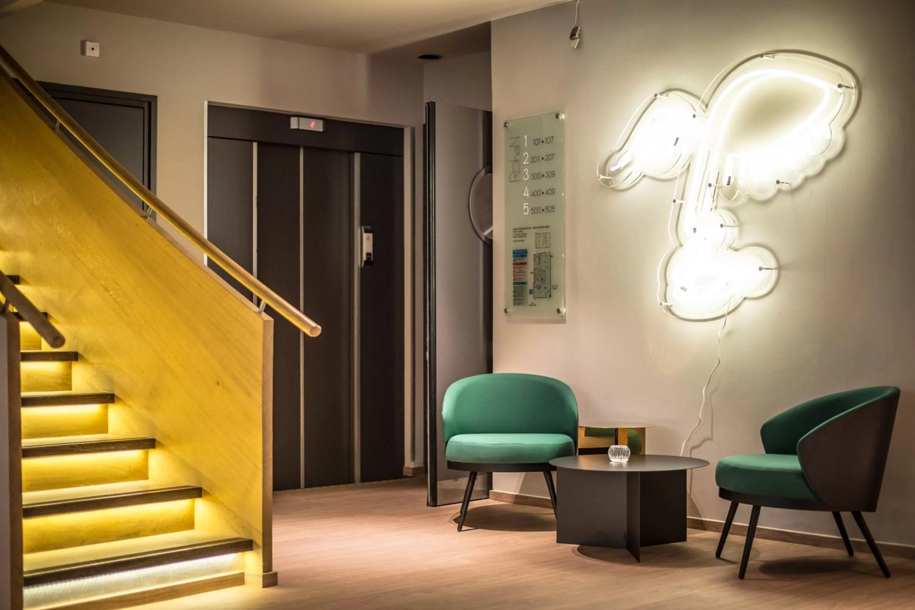 Decorative detail in Hôtel Le Rohan, centre Cathédrale