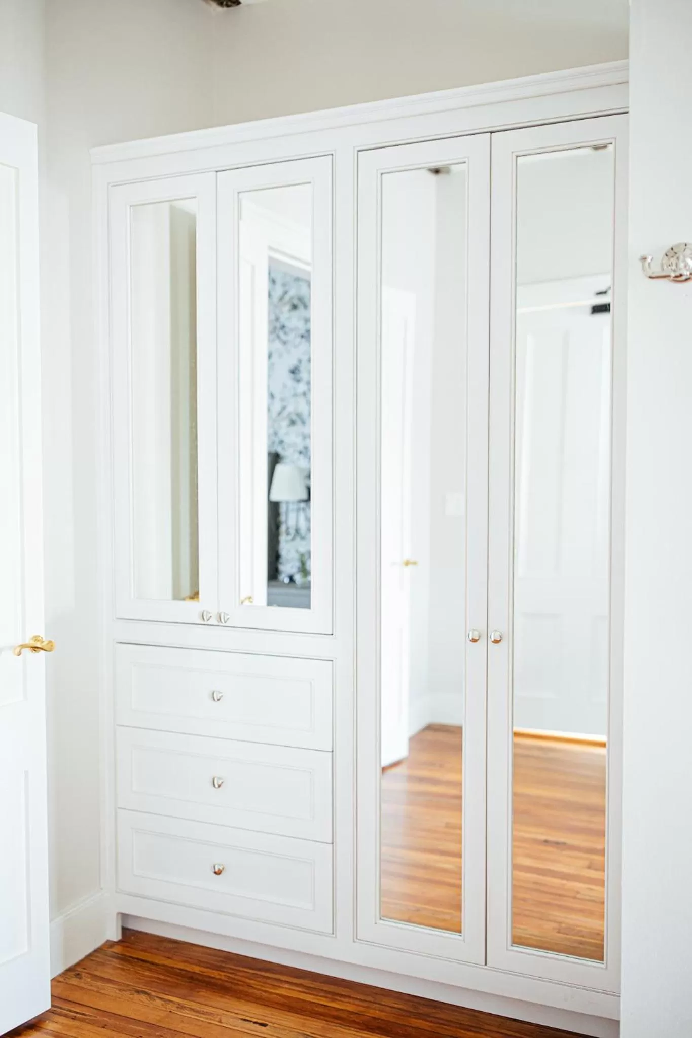 wardrobe in 86 Cannon Charleston - Adults Only