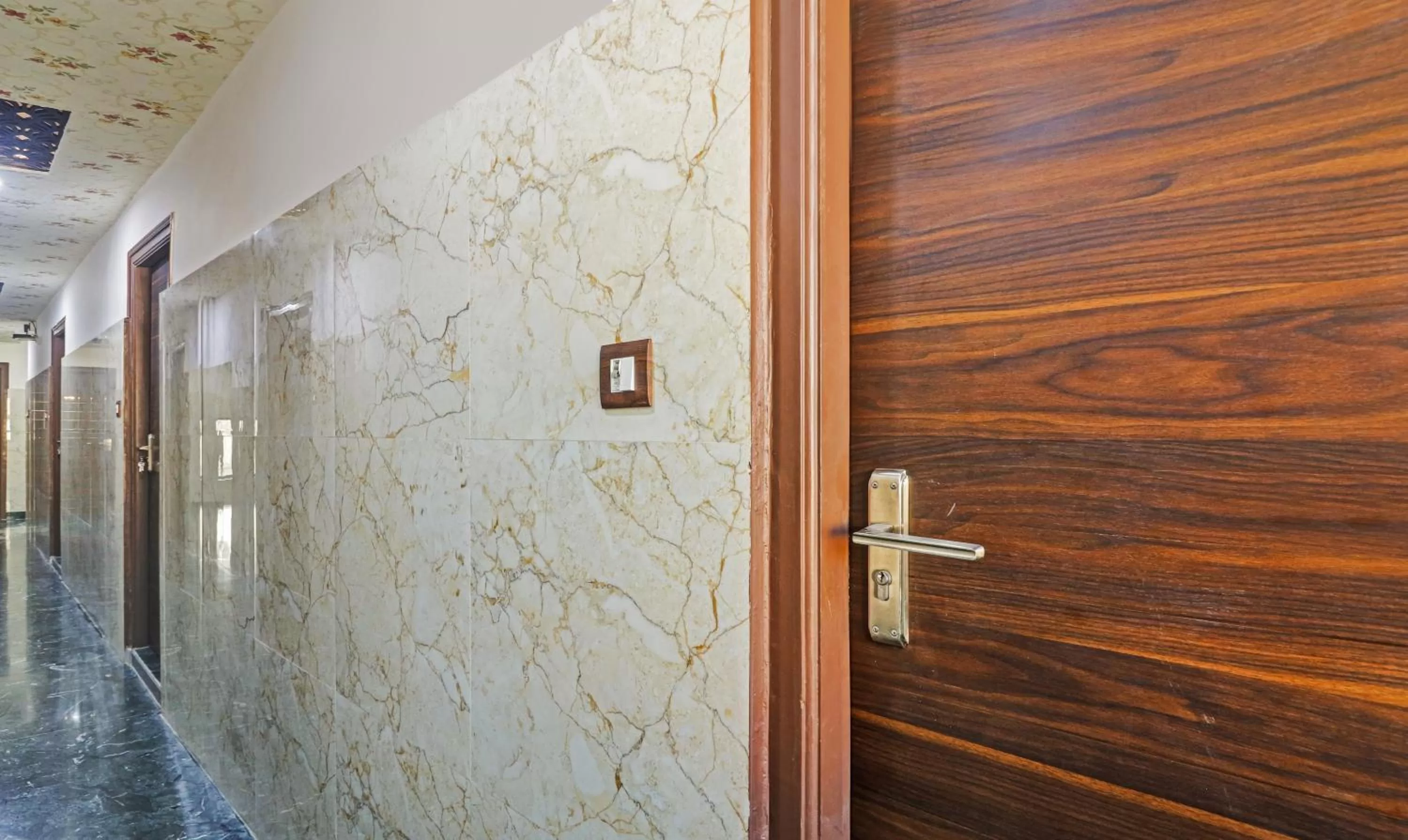 Lobby or reception in Itsy Hotels J A Royal Suites Manikonda