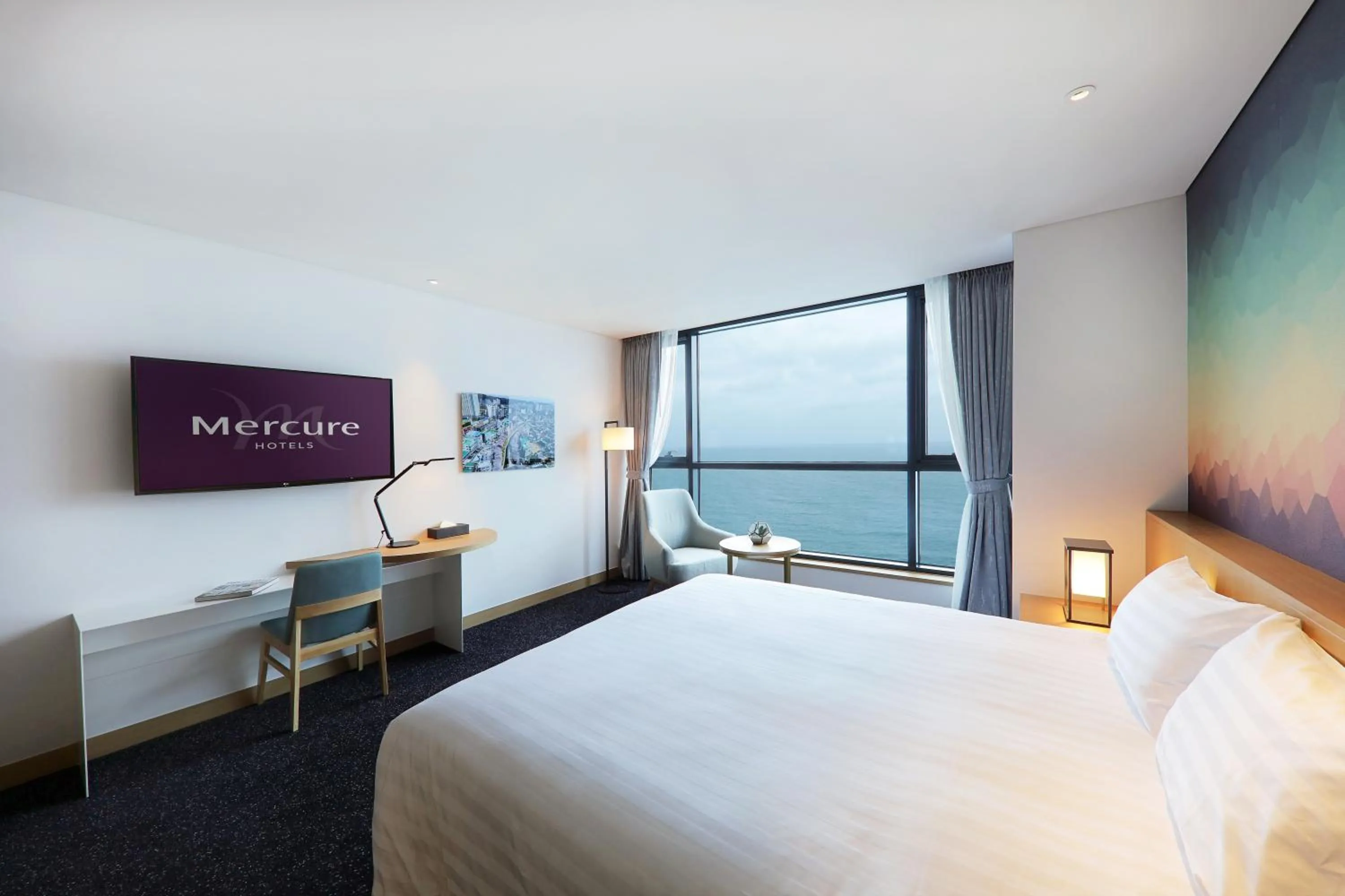 Photo of the whole room, Bed in Mercure Ambassador Ulsan