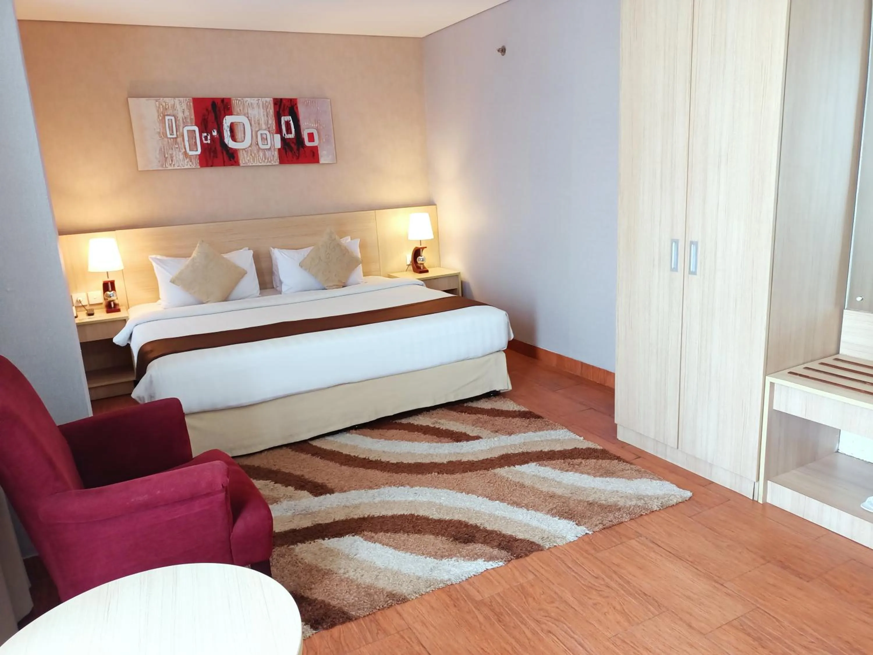 Bed in Days Hotel & Suites by Wyndham Jakarta Airport