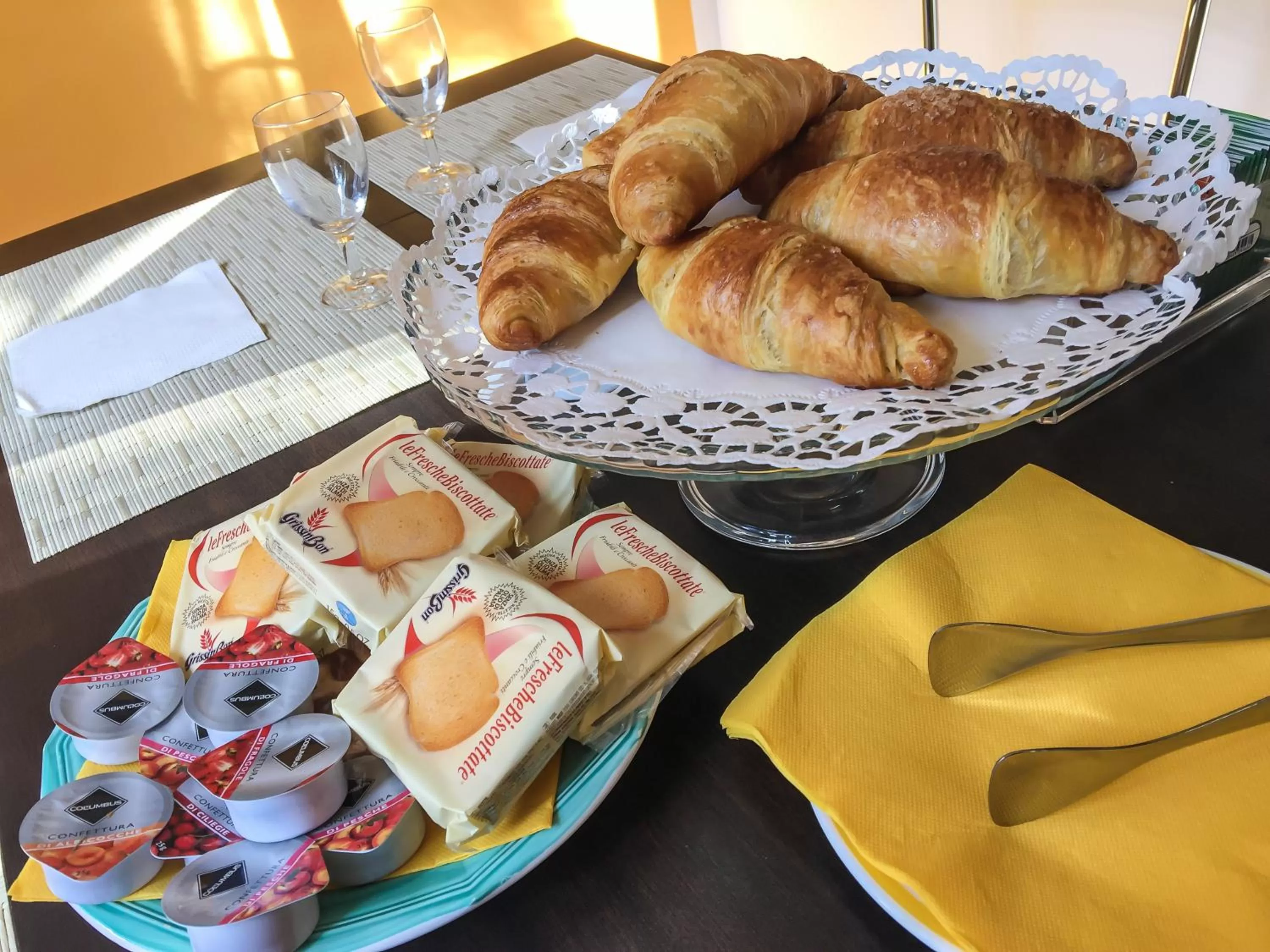 Communal lounge/ TV room in B&B Villa Sophie