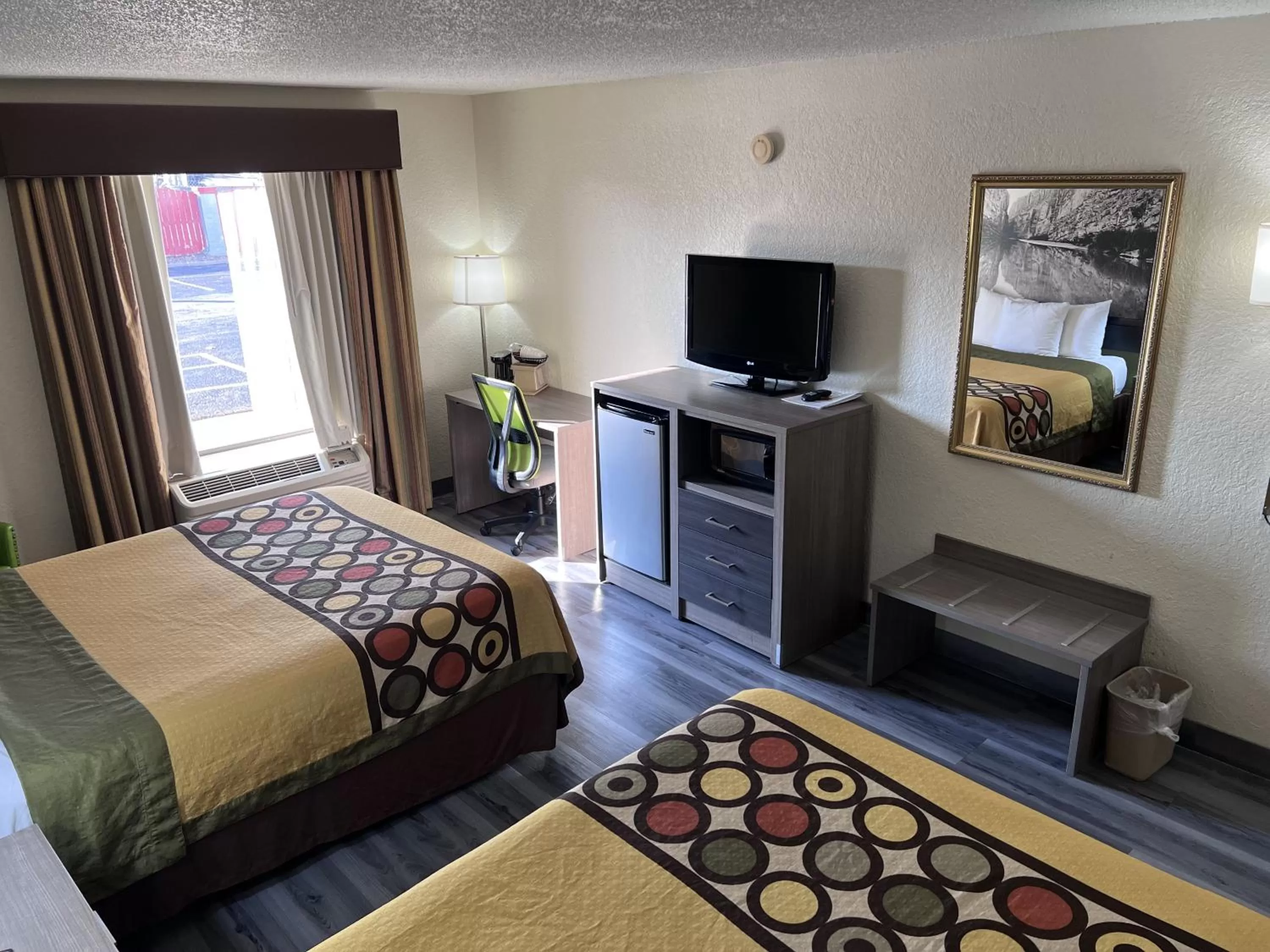 Photo of the whole room, Bed in Super 8 by Wyndham Ft Stockton